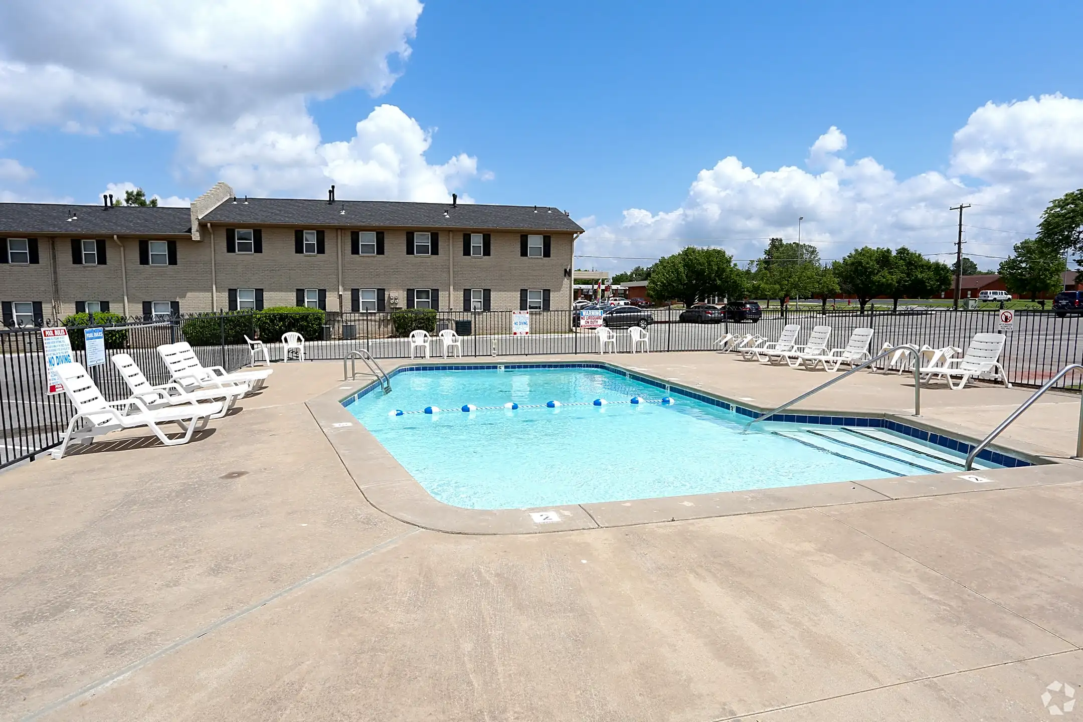 Sterling Park 1616 East Alameda Street Norman, OK Apartments for