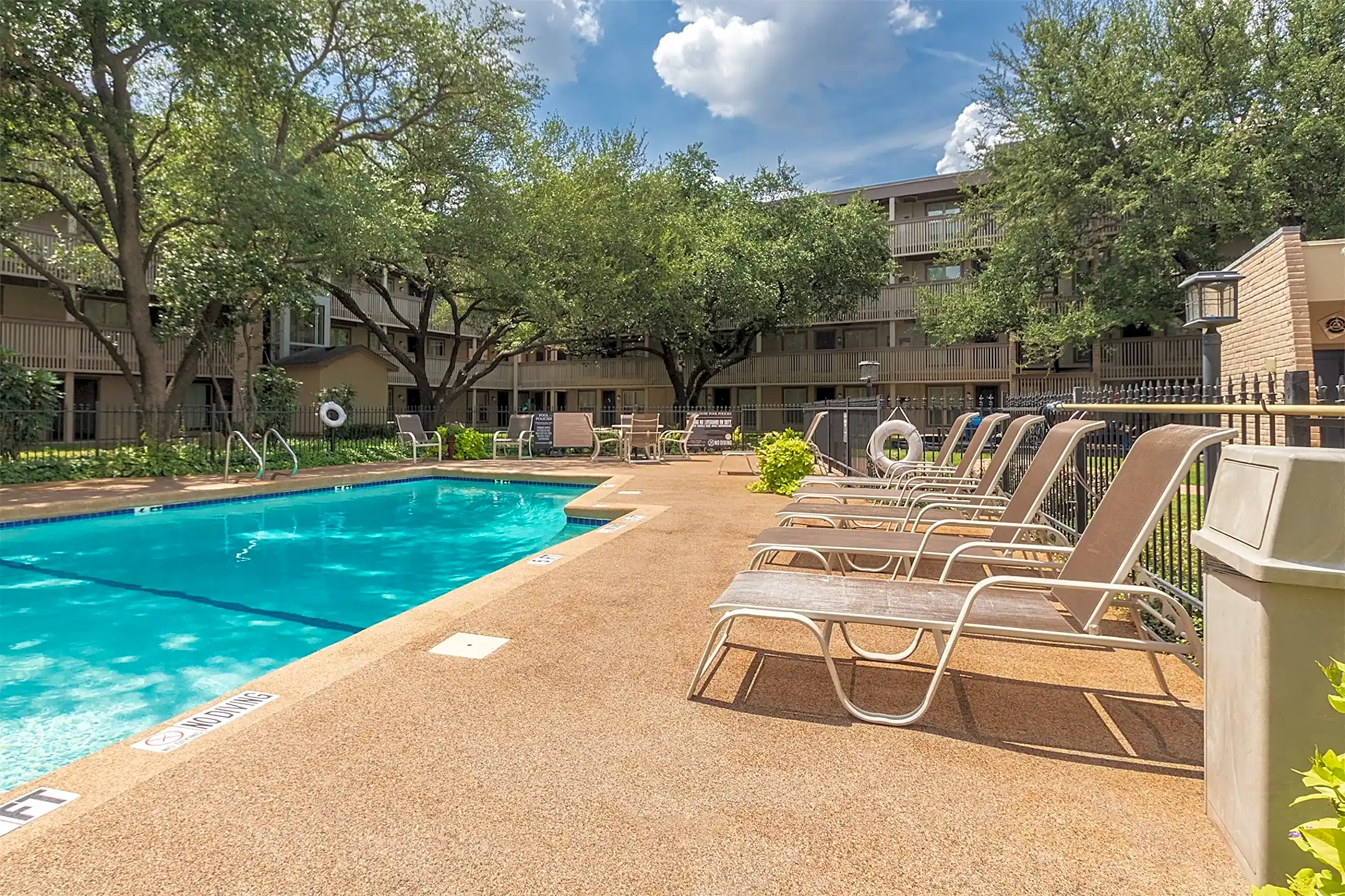 harvard-square-6050-ridgecrest-rd-dallas-tx-apartments-for-rent