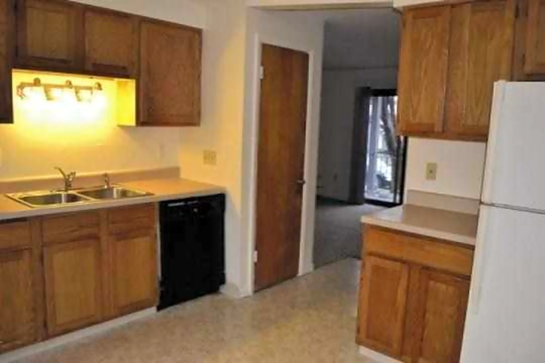 Seneca Garden Apartments - 104 Riverdale Dr | Syracuse, NY for Rent | Rent.