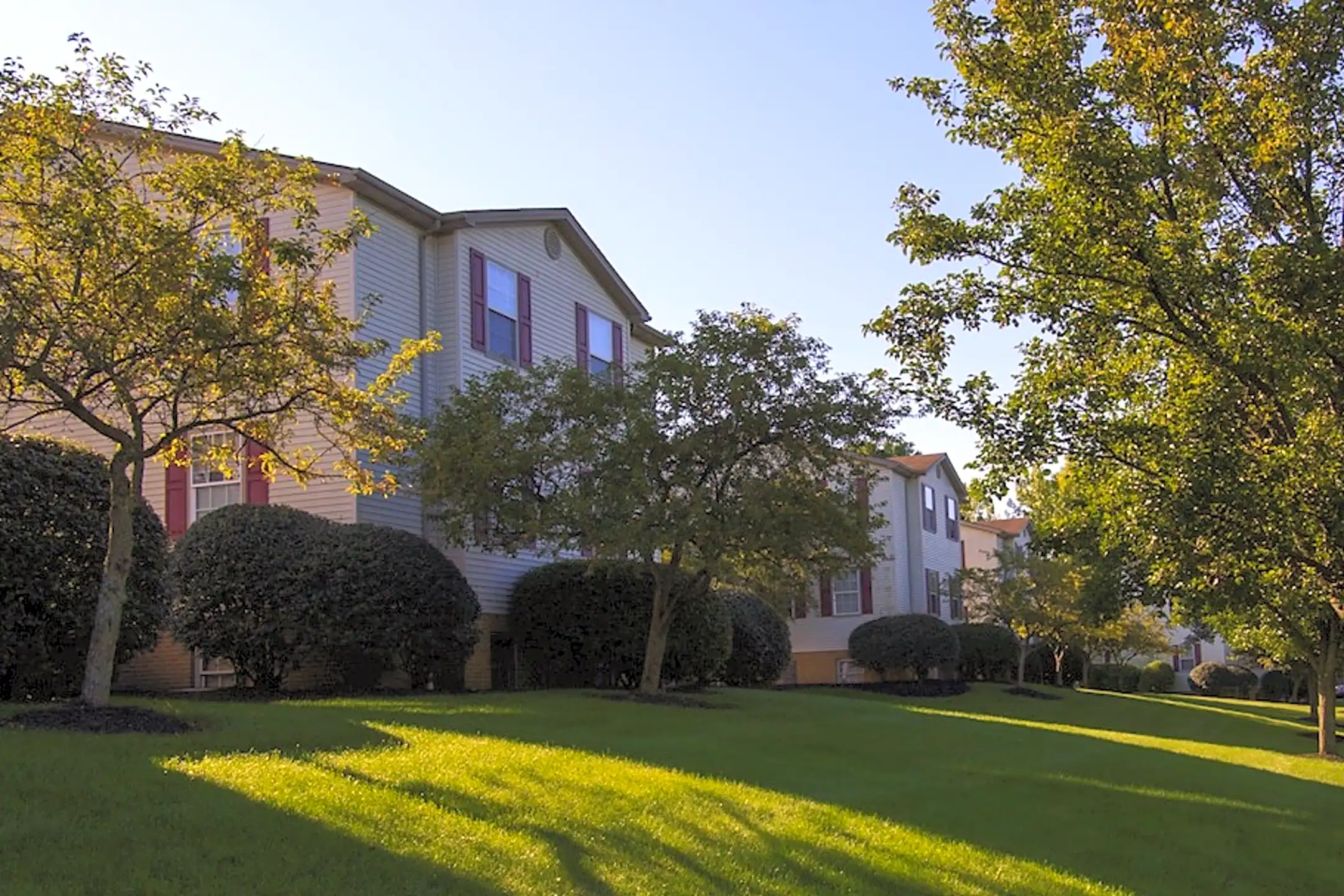 Applecrest Village 6003 Applecrest Ct Boardman, OH Apartments for