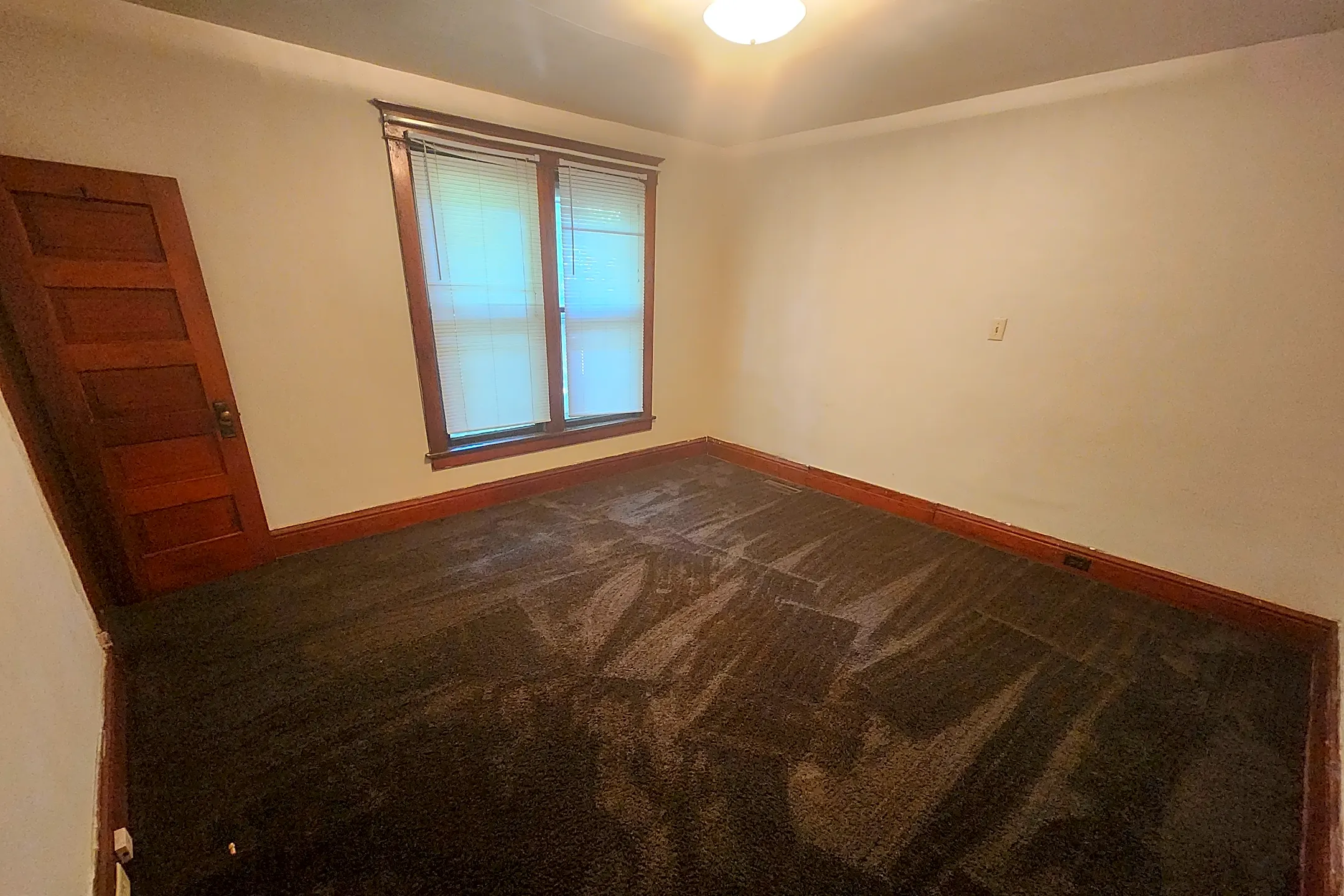 223 Broadway St Houses Eau Claire, WI 54703