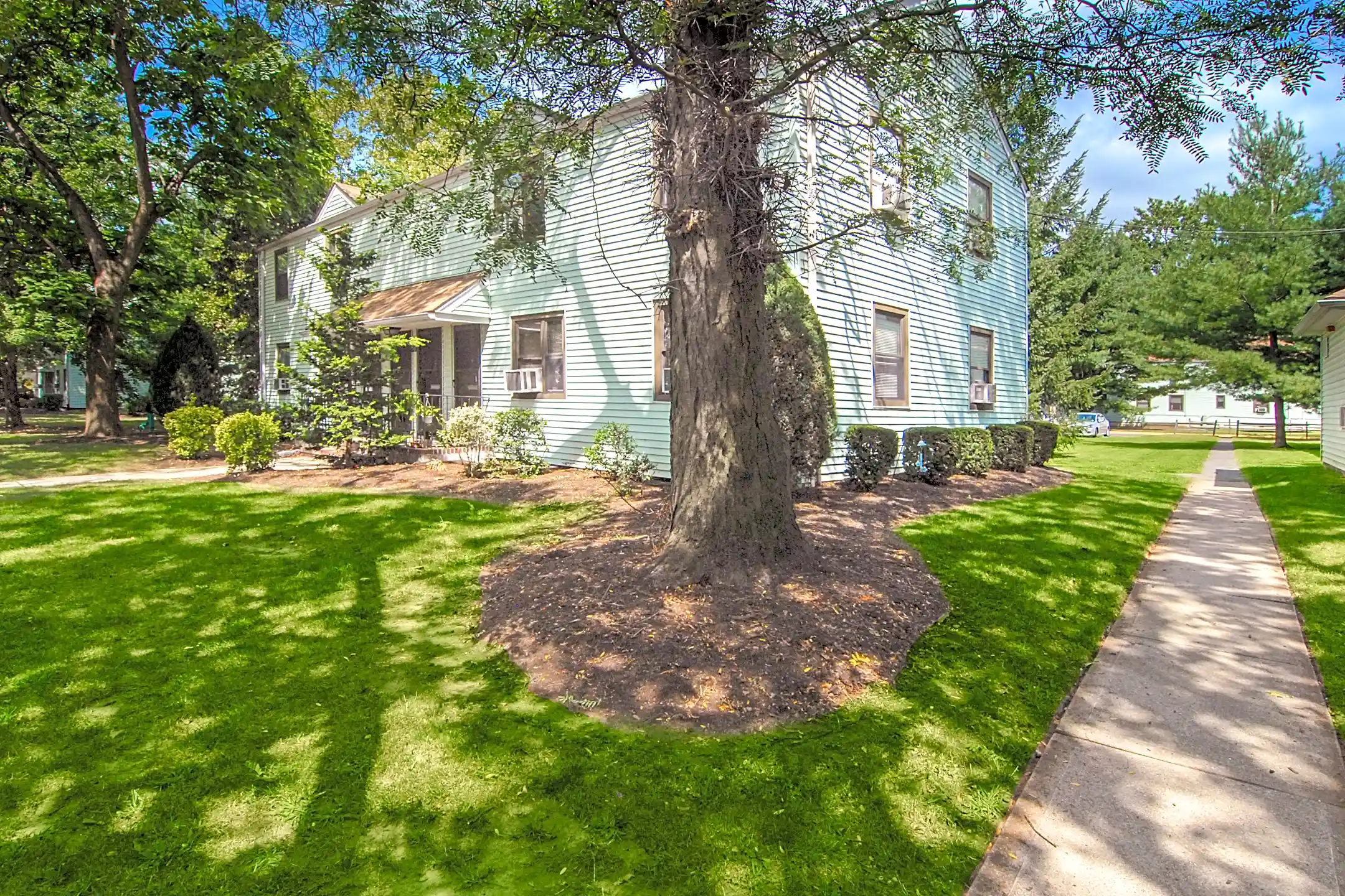 Brookchester Apartments New Milford, NJ 07646