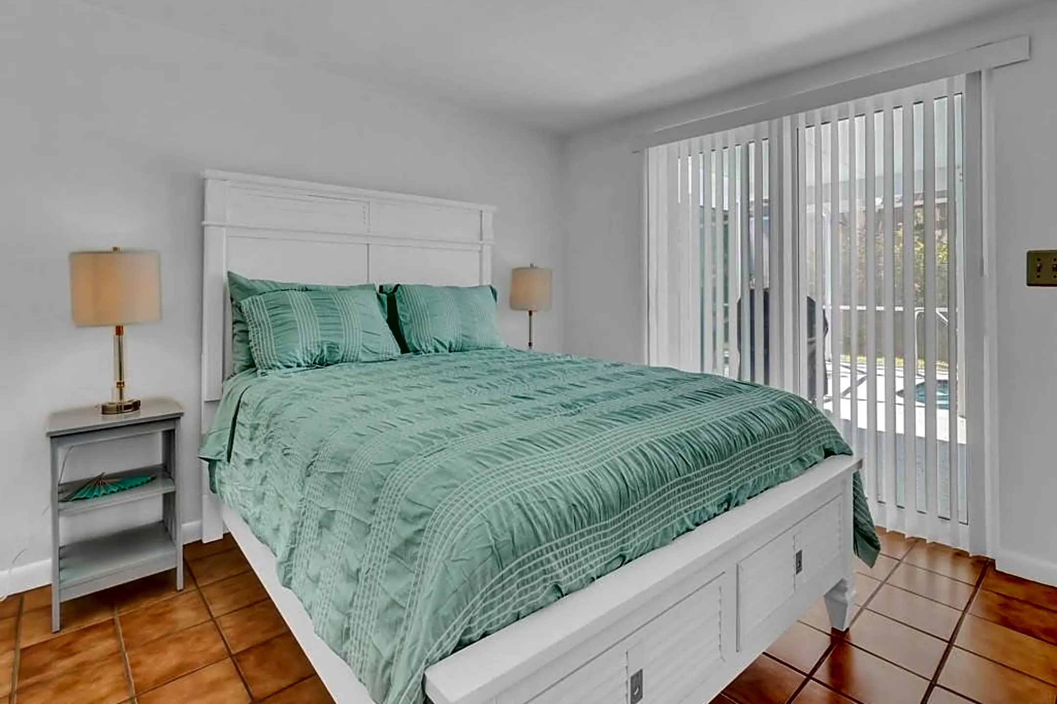 Bedroom - 812 Flamevine Ln - Vero Beach, FL