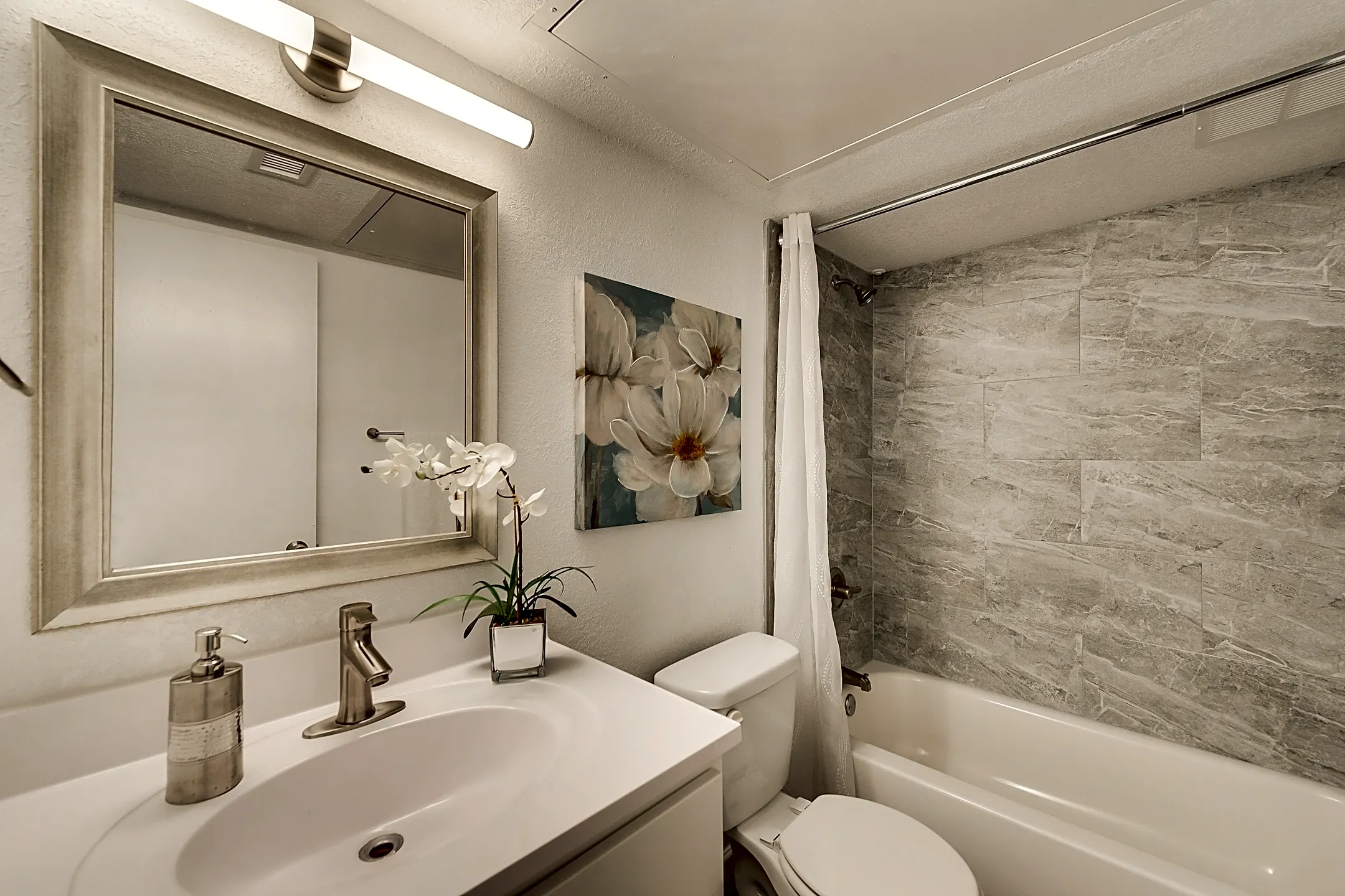 Shady Valley Square Apartment Homes 3206 Old Green Tee Drive