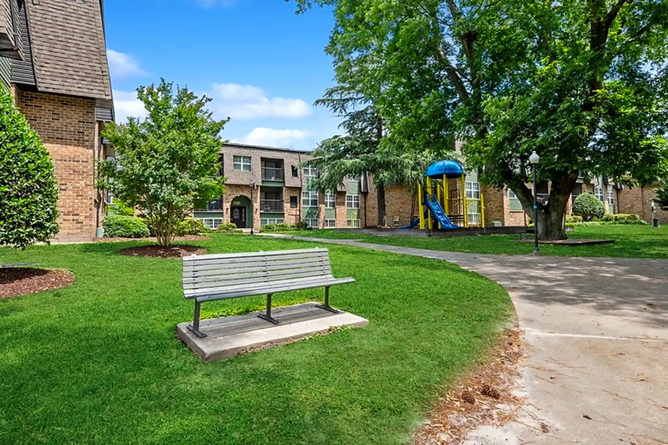 Banbury Lake Village 6308 Blakely Sq Virginia Beach, VA Apartments