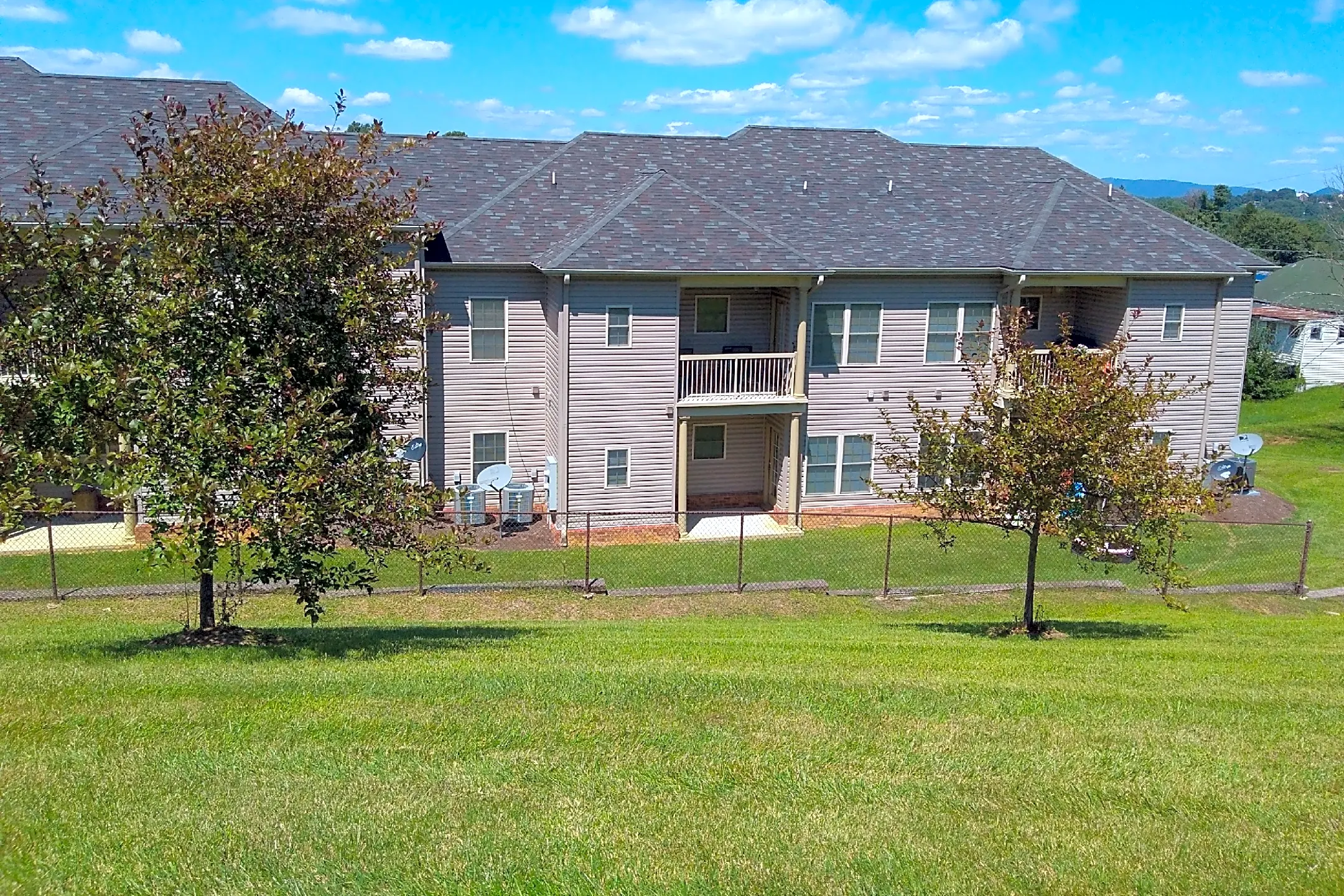 The Hillside Apartments Christiansburg, VA 24073