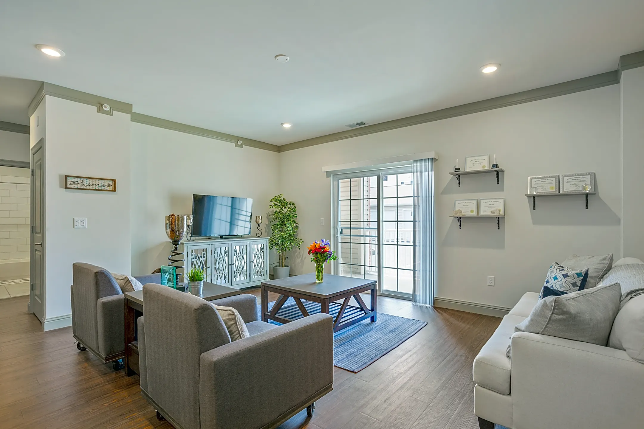 Vance Station Apartment Homes 1465 Parkside Commons Ct Valley Park