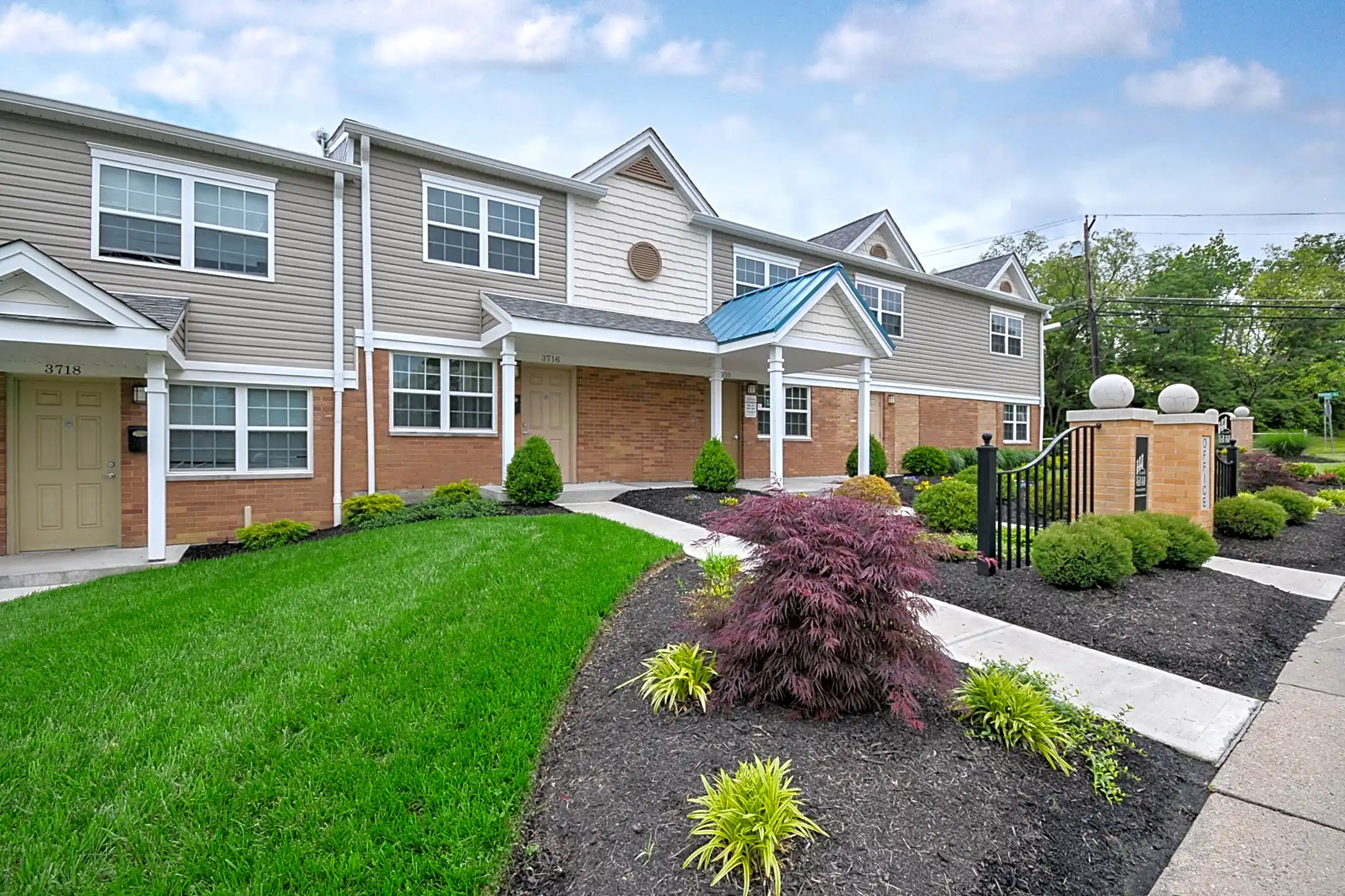 Building - The Villages at Roll Hill - Cincinnati, OH