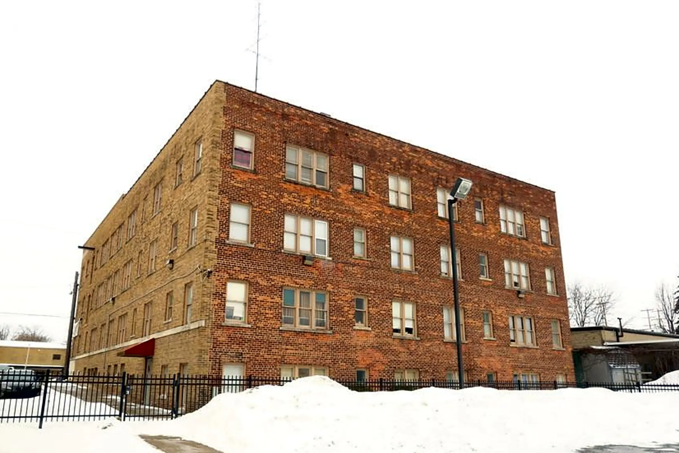 Building - Bervean Apartments - Flint, MI