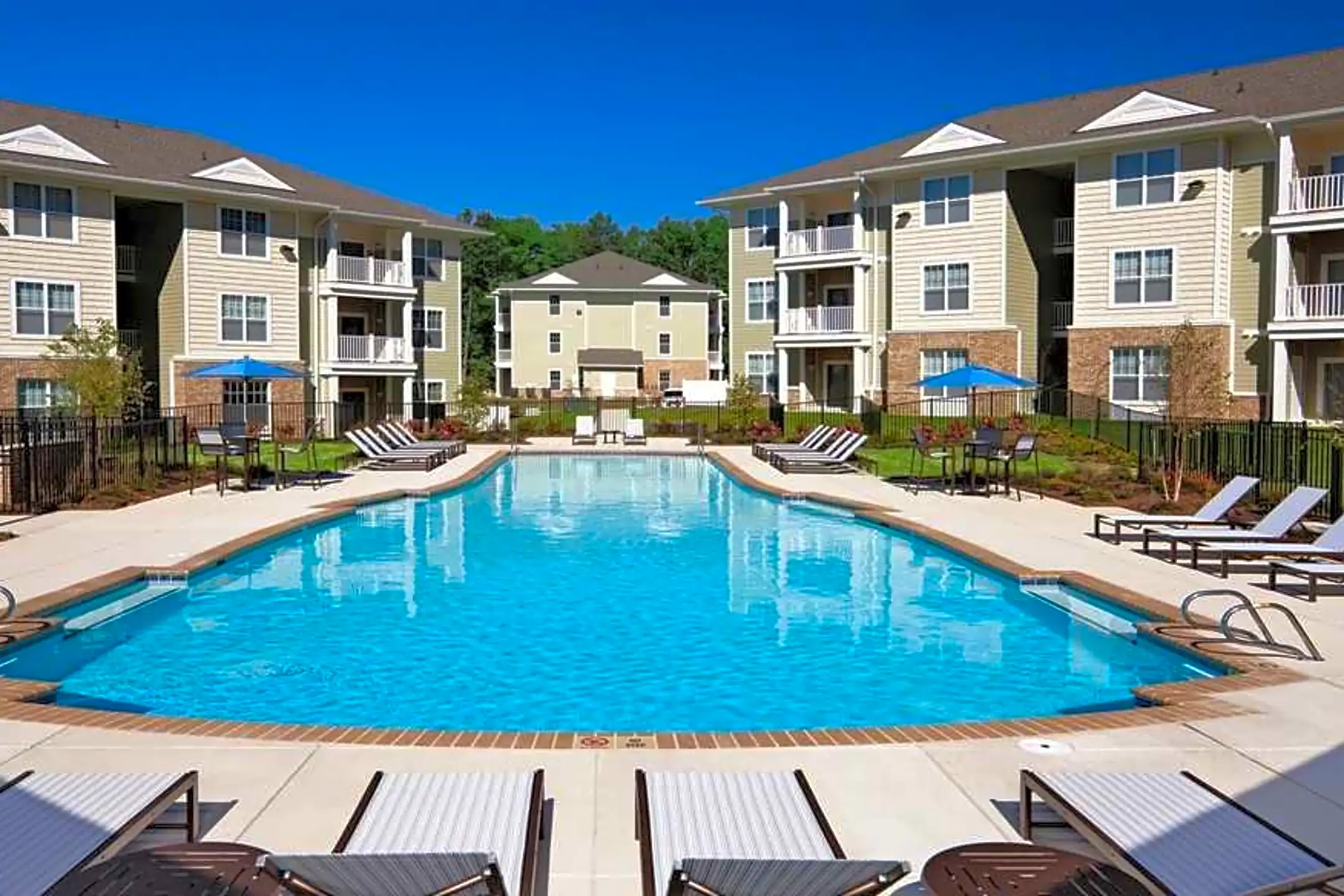 Pool - Colony at Centerpointe - Midlothian, VA