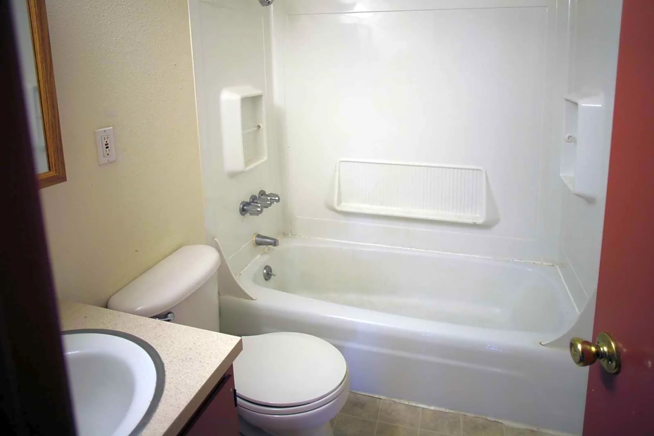 Bathroom - Seabreeze - Tukwila, WA