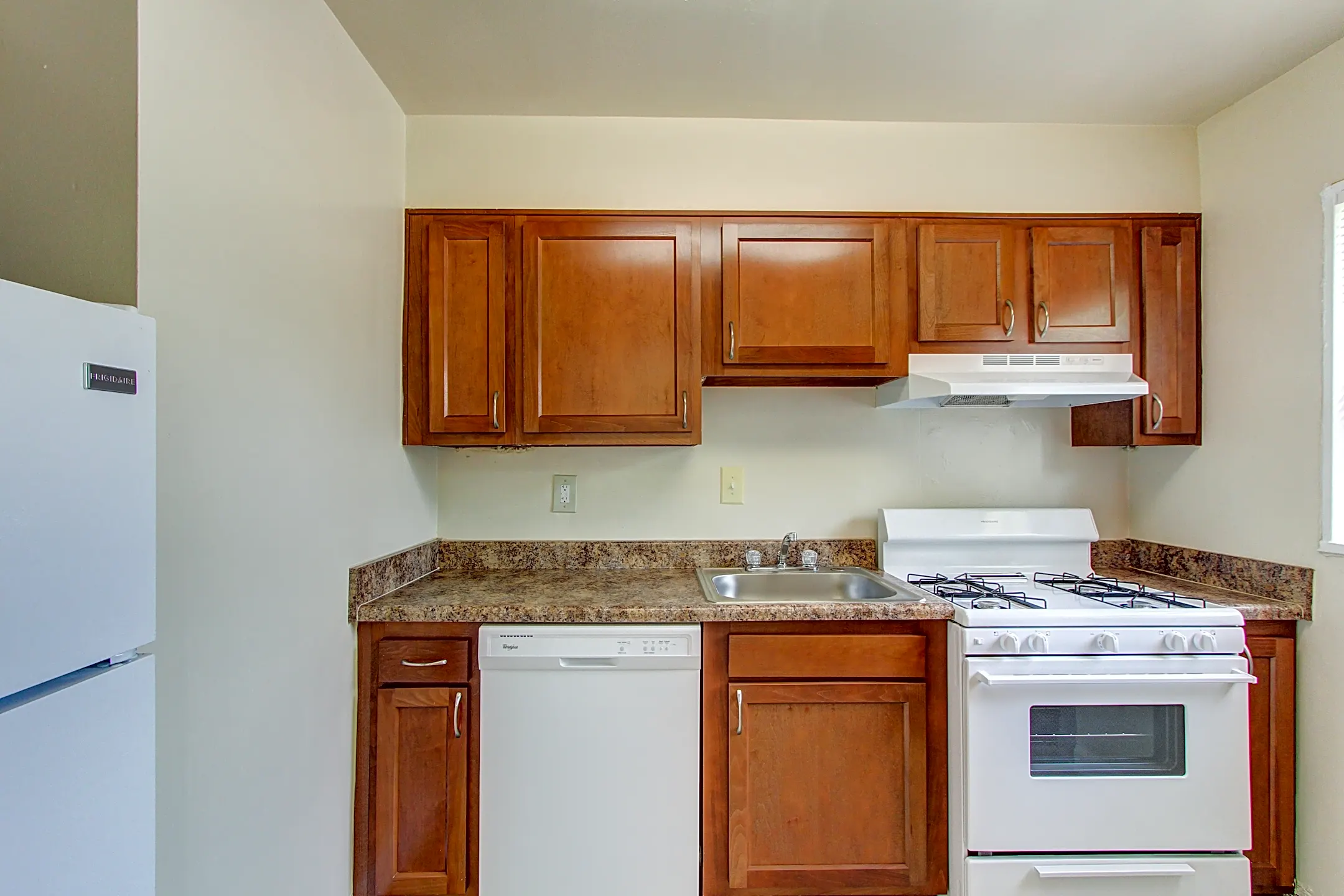 Hamilton Manor 3342 Lancer Dr Hyattsville, MD Apartments for Rent