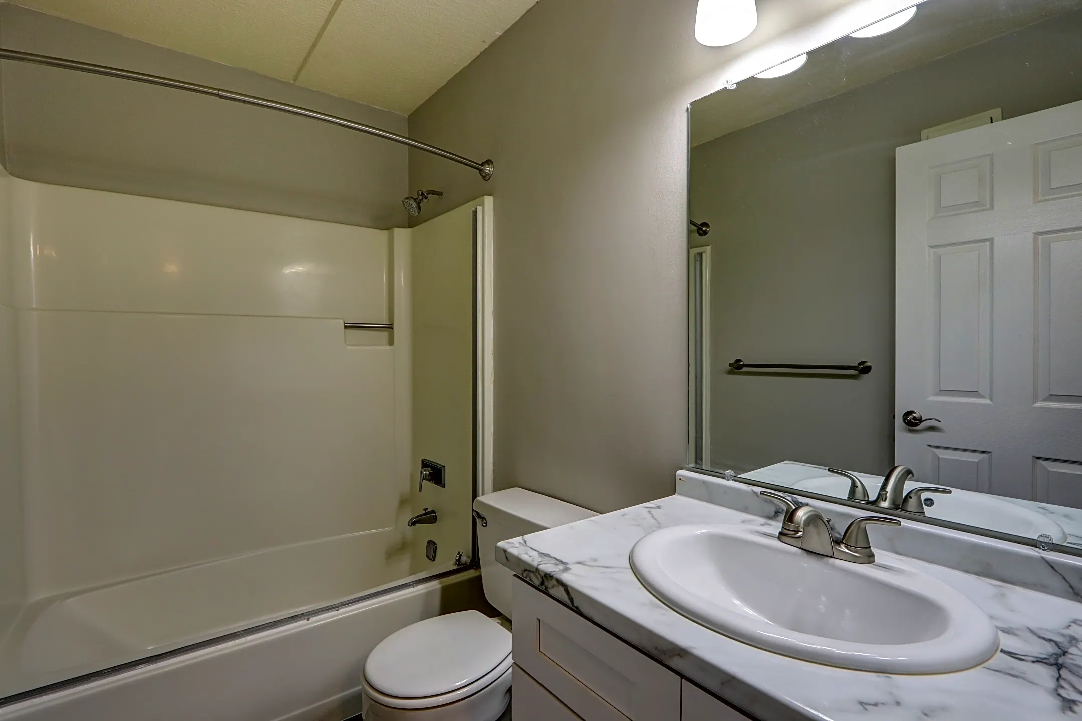 Bathroom - Stonecliffe - Monroeville, PA