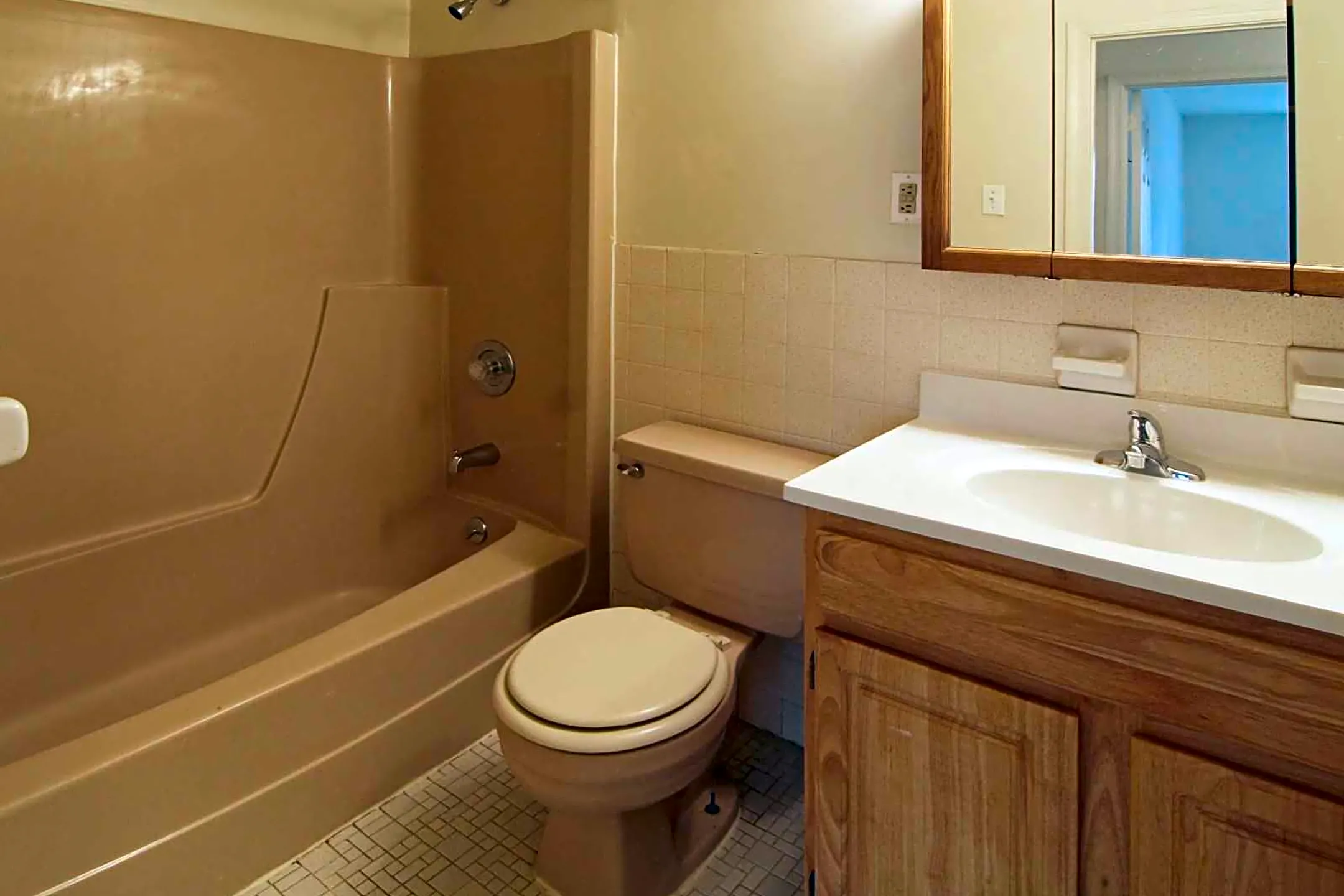 Bathroom - Brookshire Trace Townhomes - Philadelphia, PA