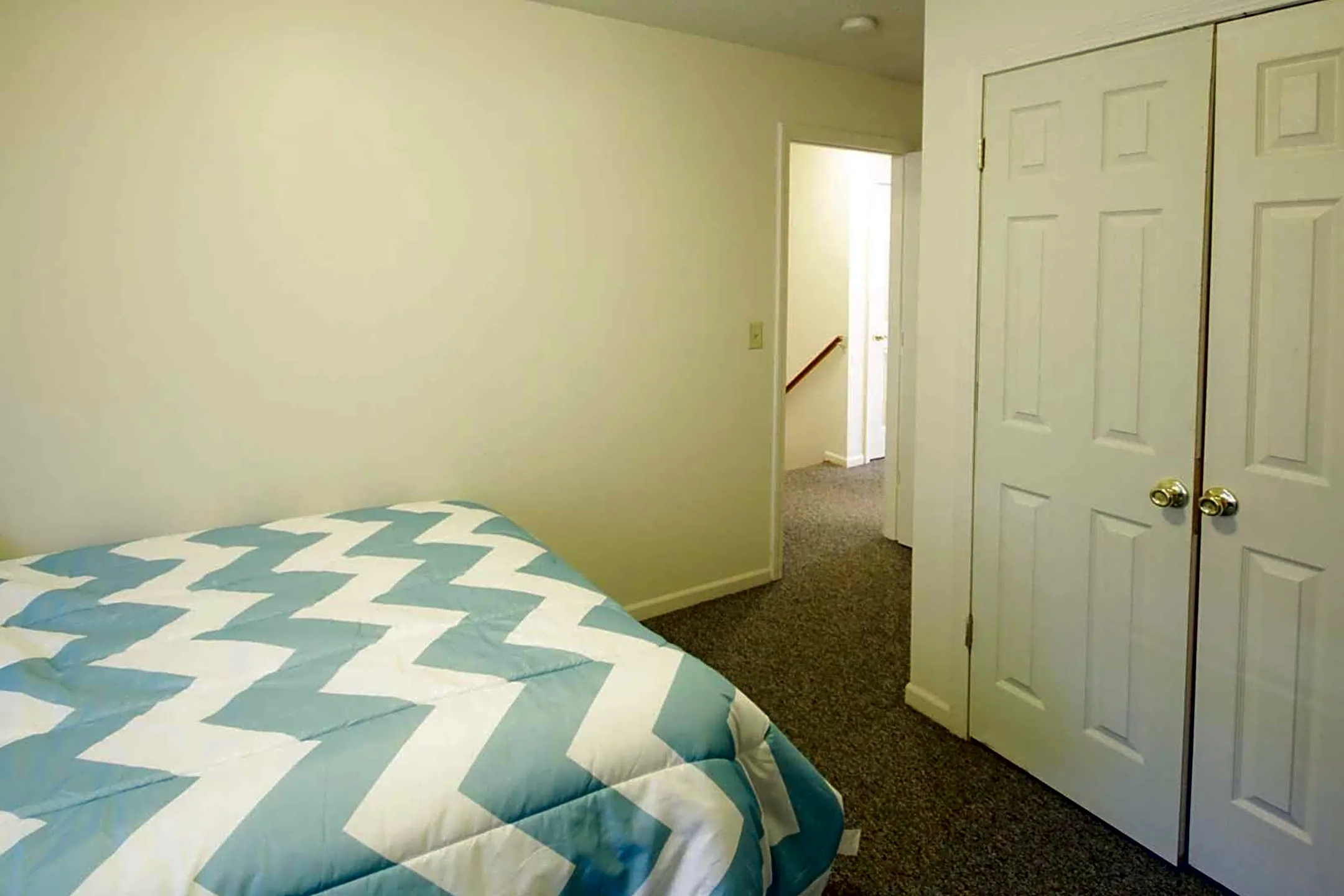 Bedroom - Eddy Street Student Townhomes - South Bend, IN