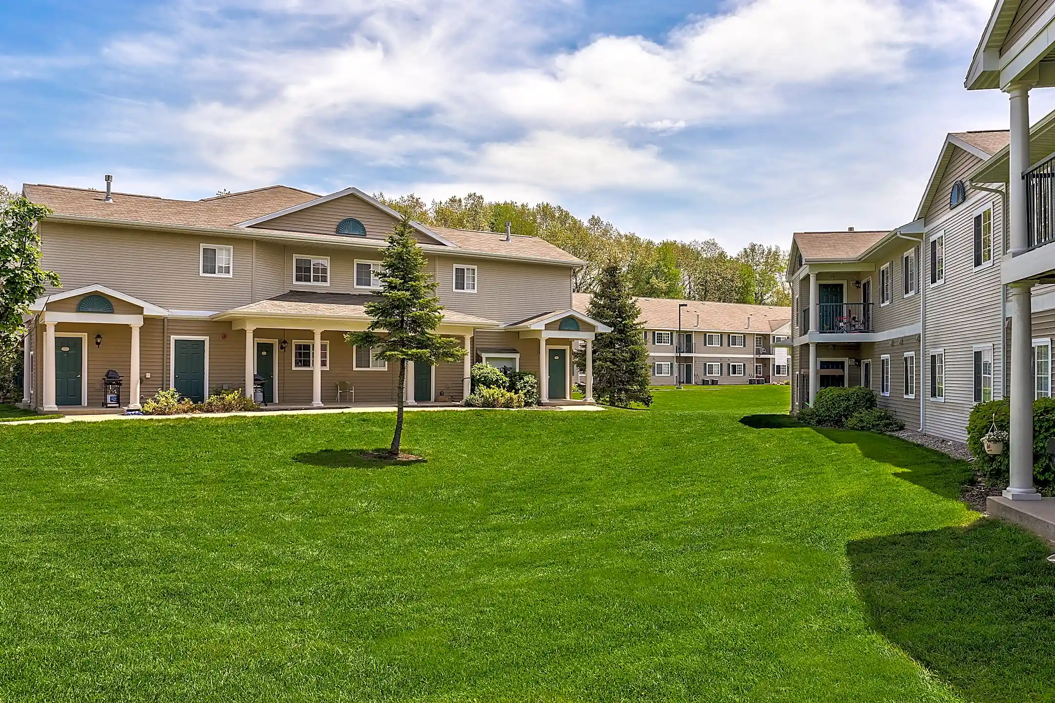 Emerald Park & Emerald Woods Senior Apartments Plainwell, MI 49080