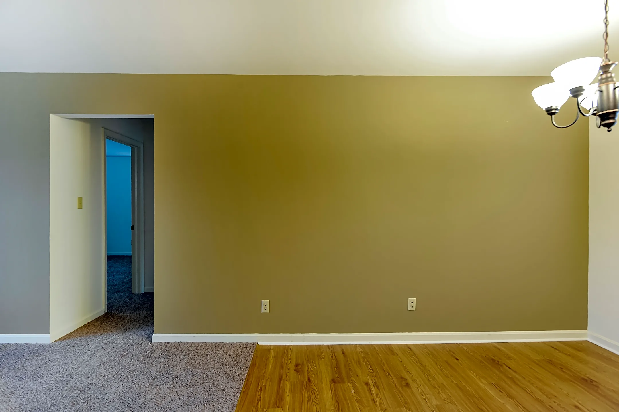 Living Room - Apartment Village - Evansville, IN