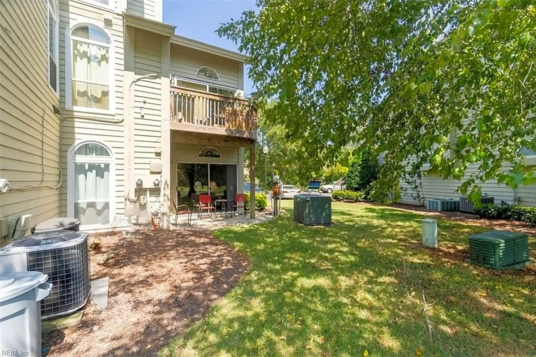 415 E Lake Cir Condos Chesapeake, VA 23322