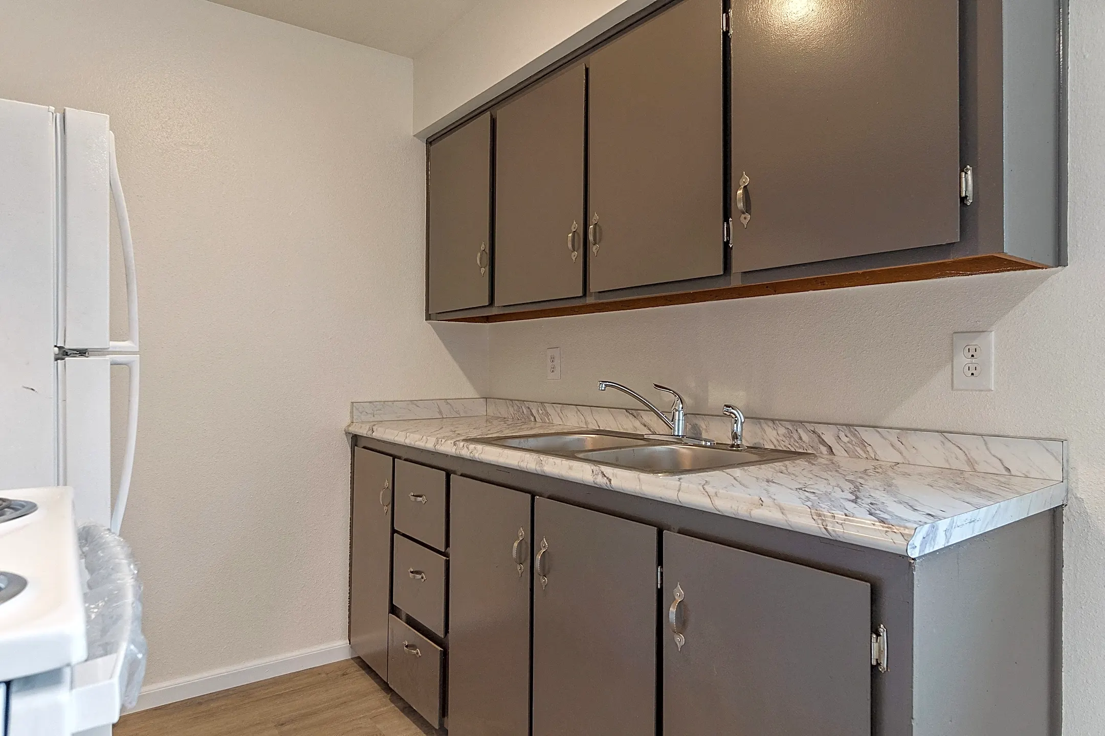 South Pacific Apartments 919 South Pacific Avenue Kelso, WA