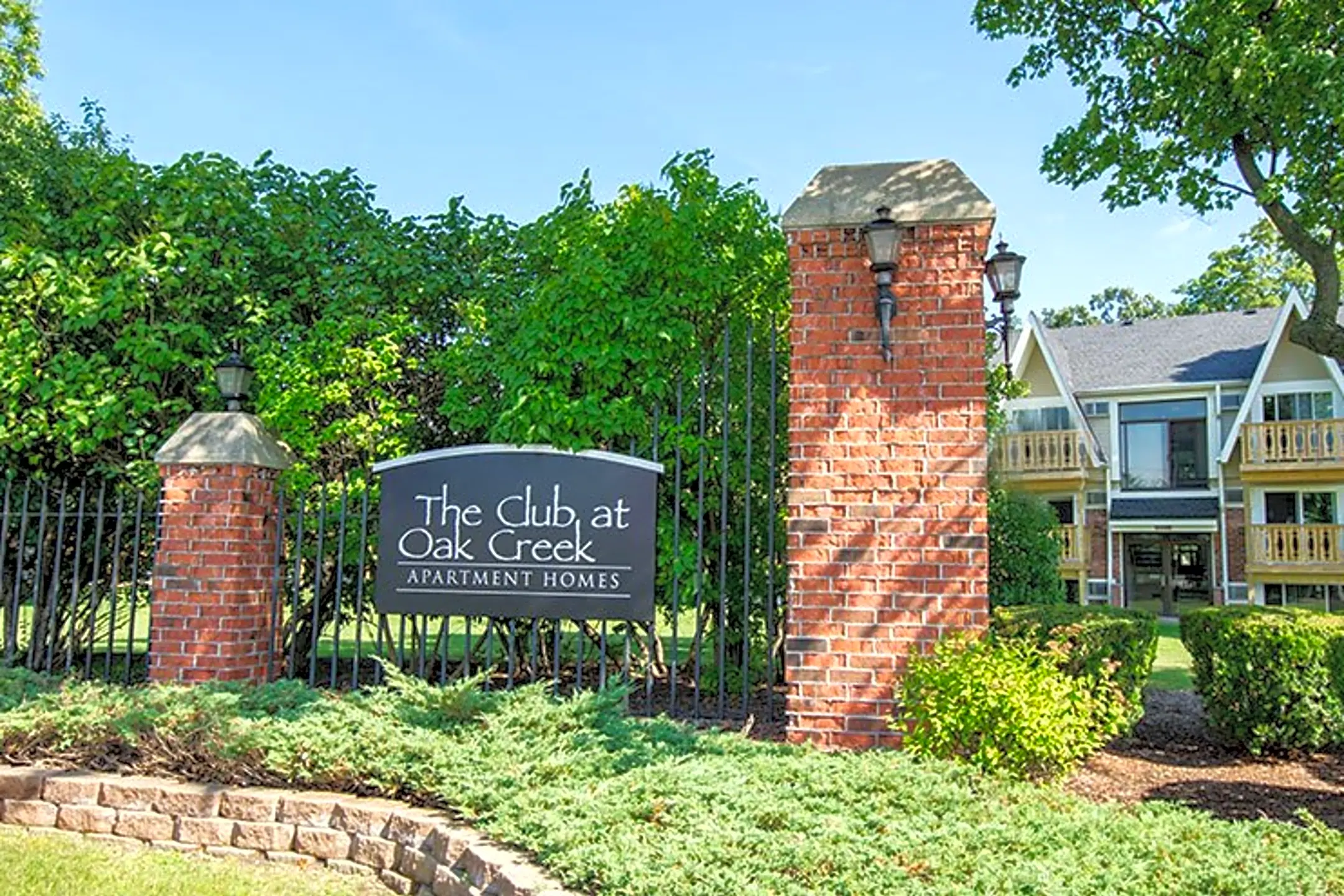 The Club at Oak Creek Apartment Homes Apartments - Sheboygan, WI 53081