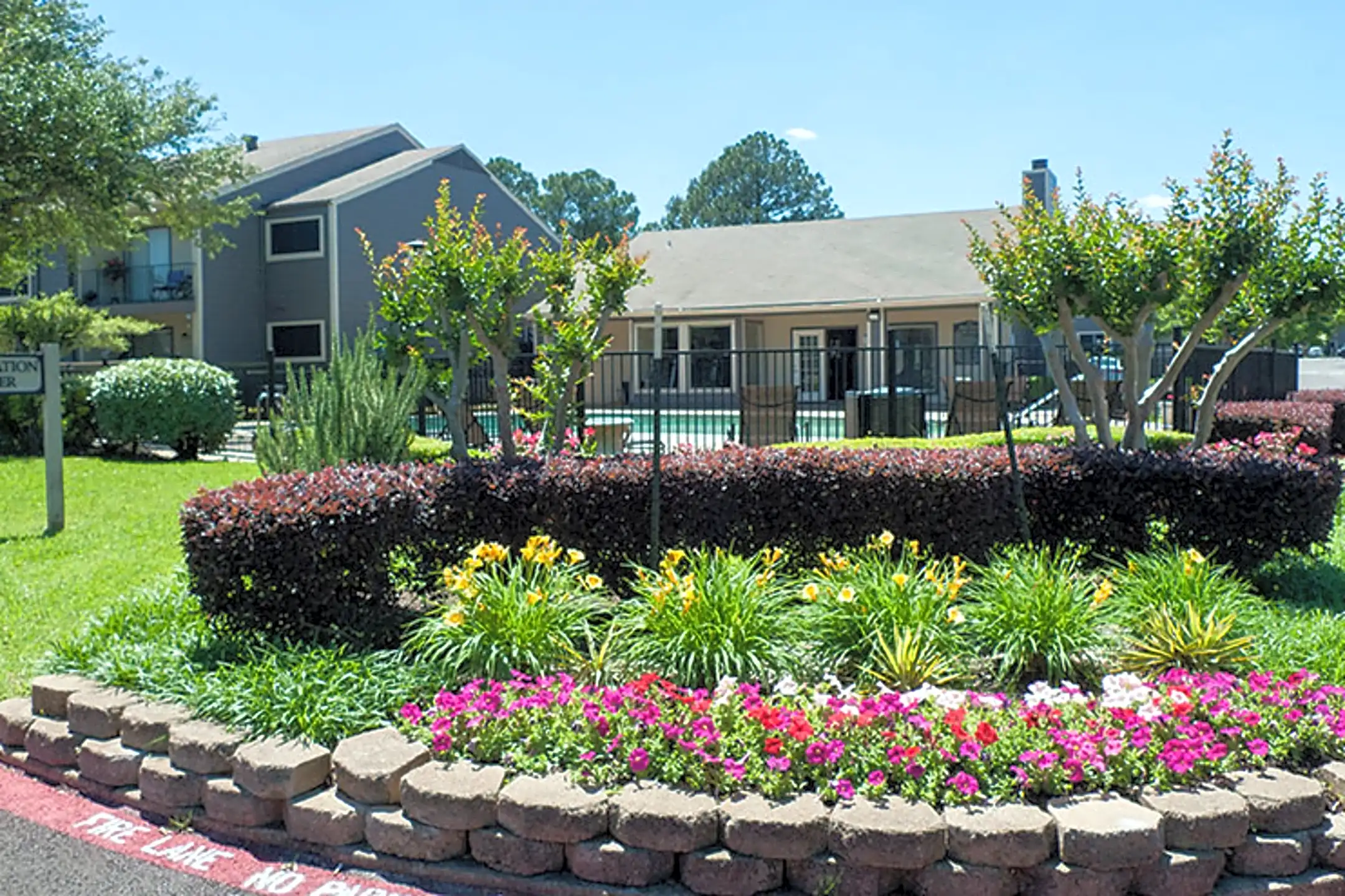 Parker Apartments Tyler, TX 75703