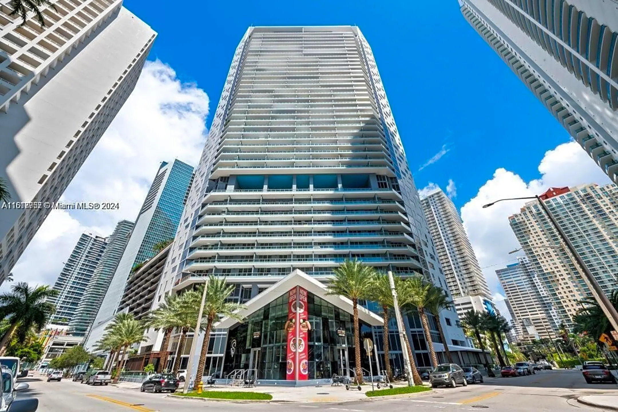 1300 Brickell Bay Dr #2400 Condos - Miami, FL 33131