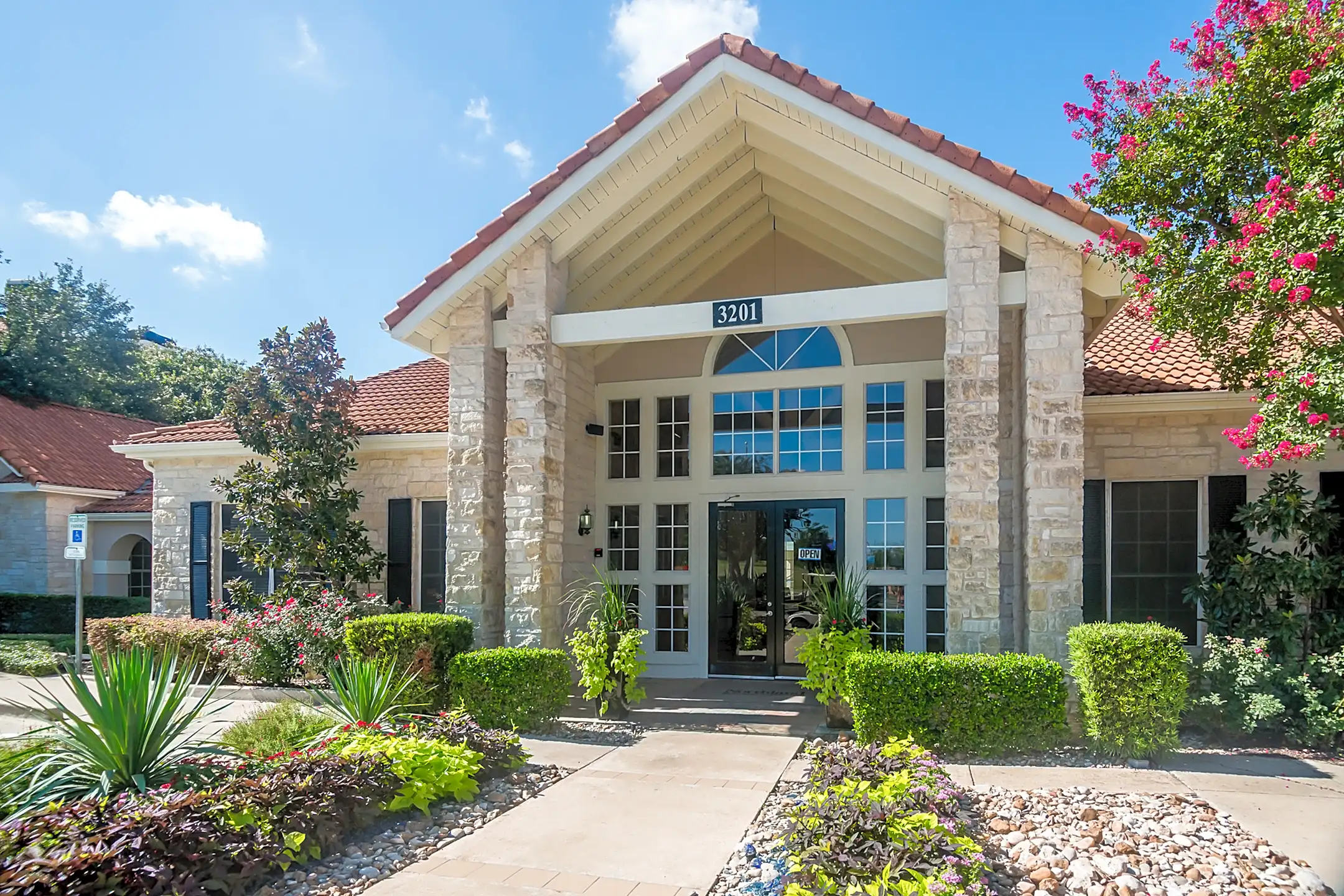 Madison at Wells Branch 3201 Century Park Blvd Austin, TX