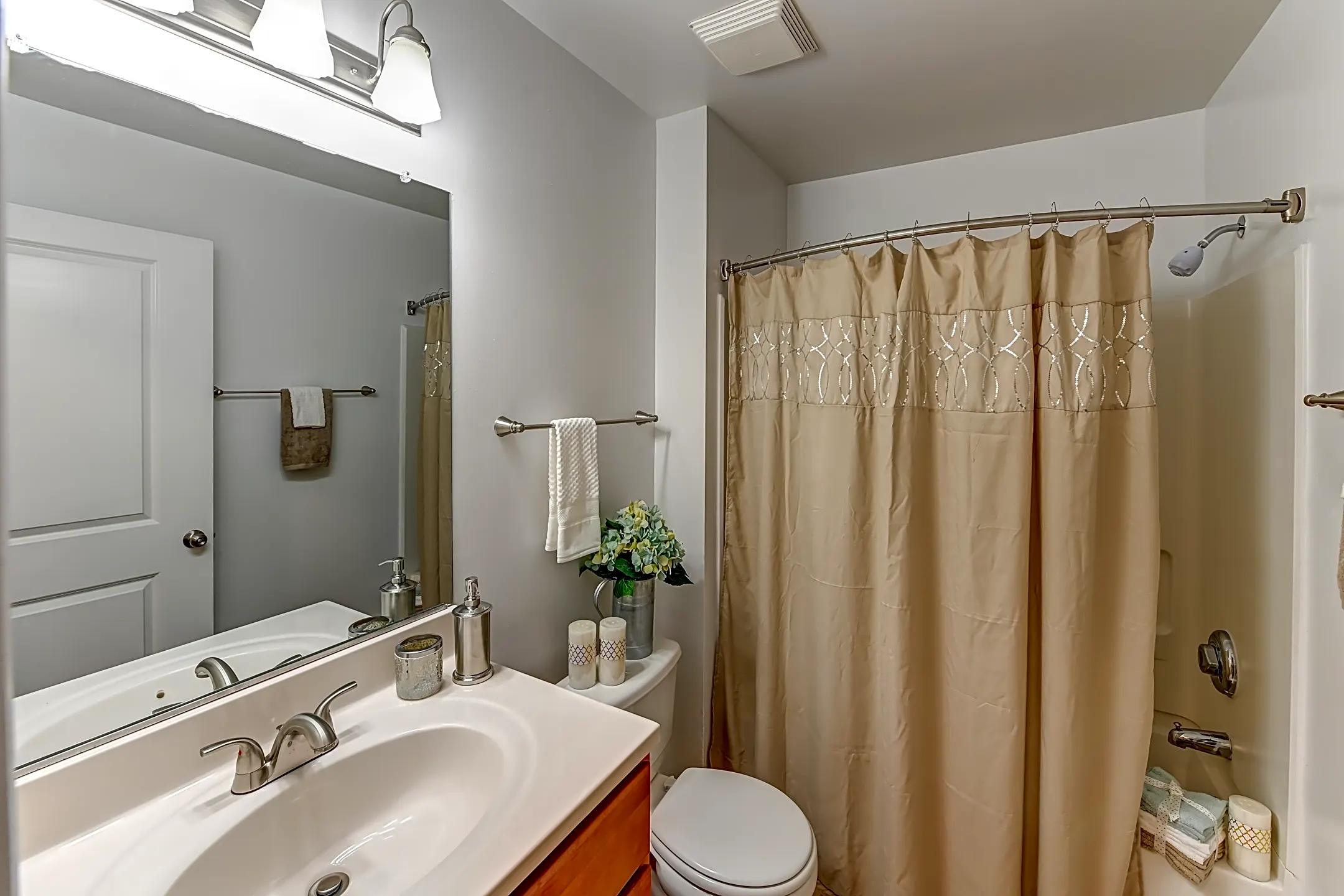 Crestview Apartments Fredericksburg, VA 22401