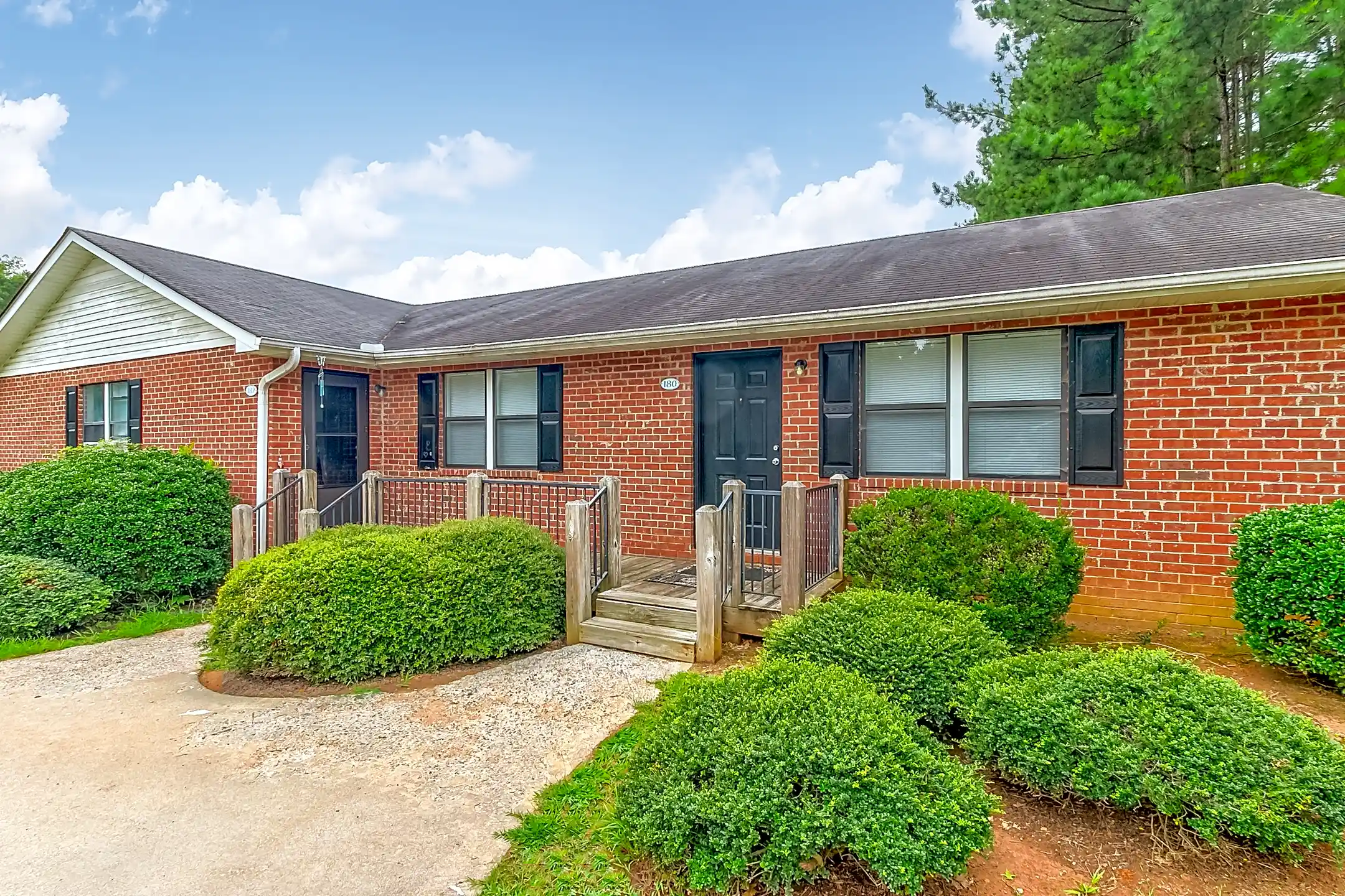 Jackson Place Apartments 136 Victoria Way Commerce, GA Apartments