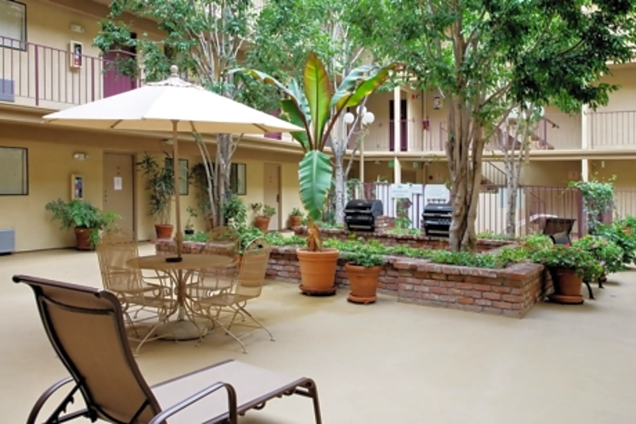 Canby Court 8757 Canby Ave Northridge, CA Apartments for Rent Rent.