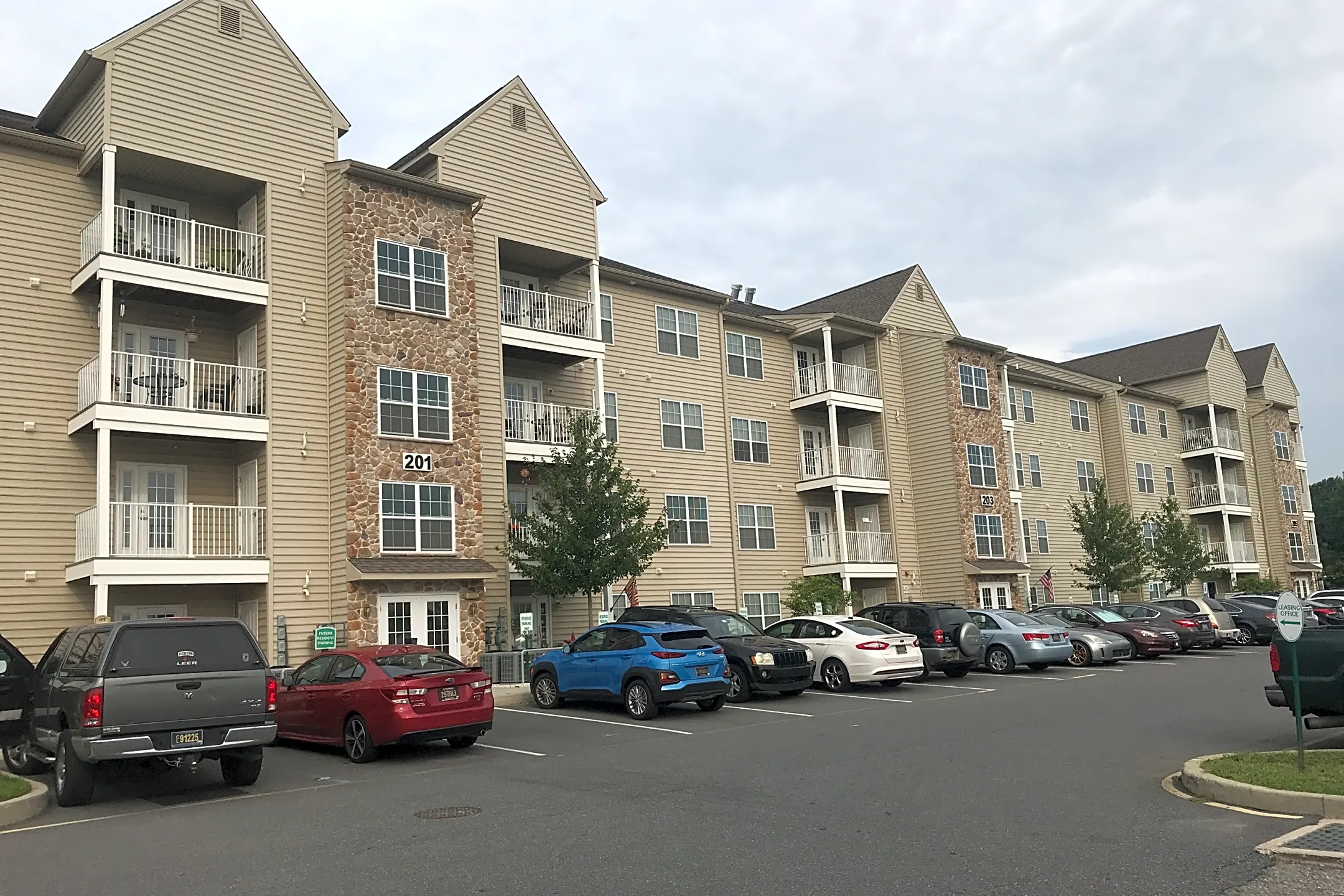 The Grande Apartments In Dover Delaware