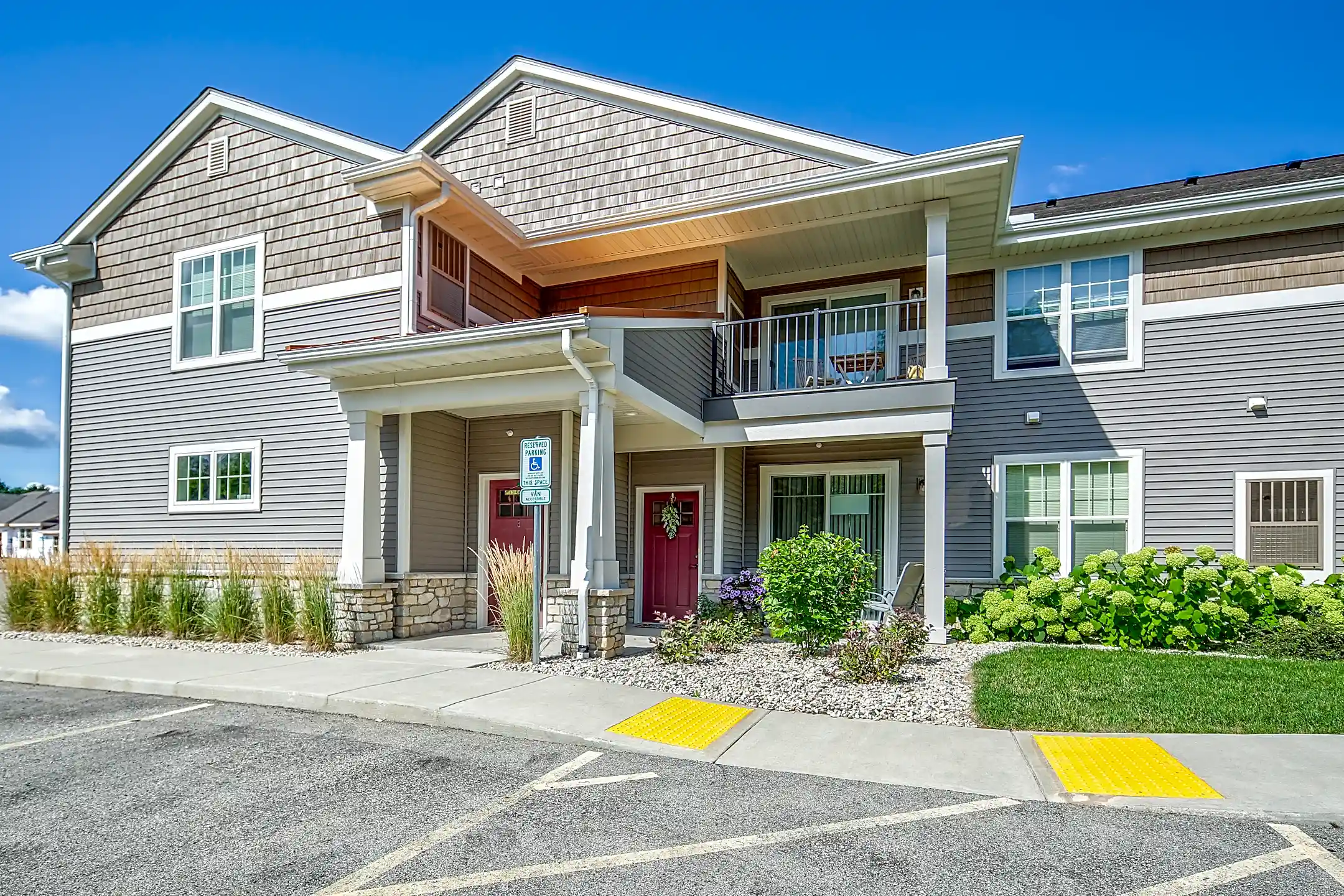 Woodfield Rental Residences 824 Woodfield Dr Waterford, WI