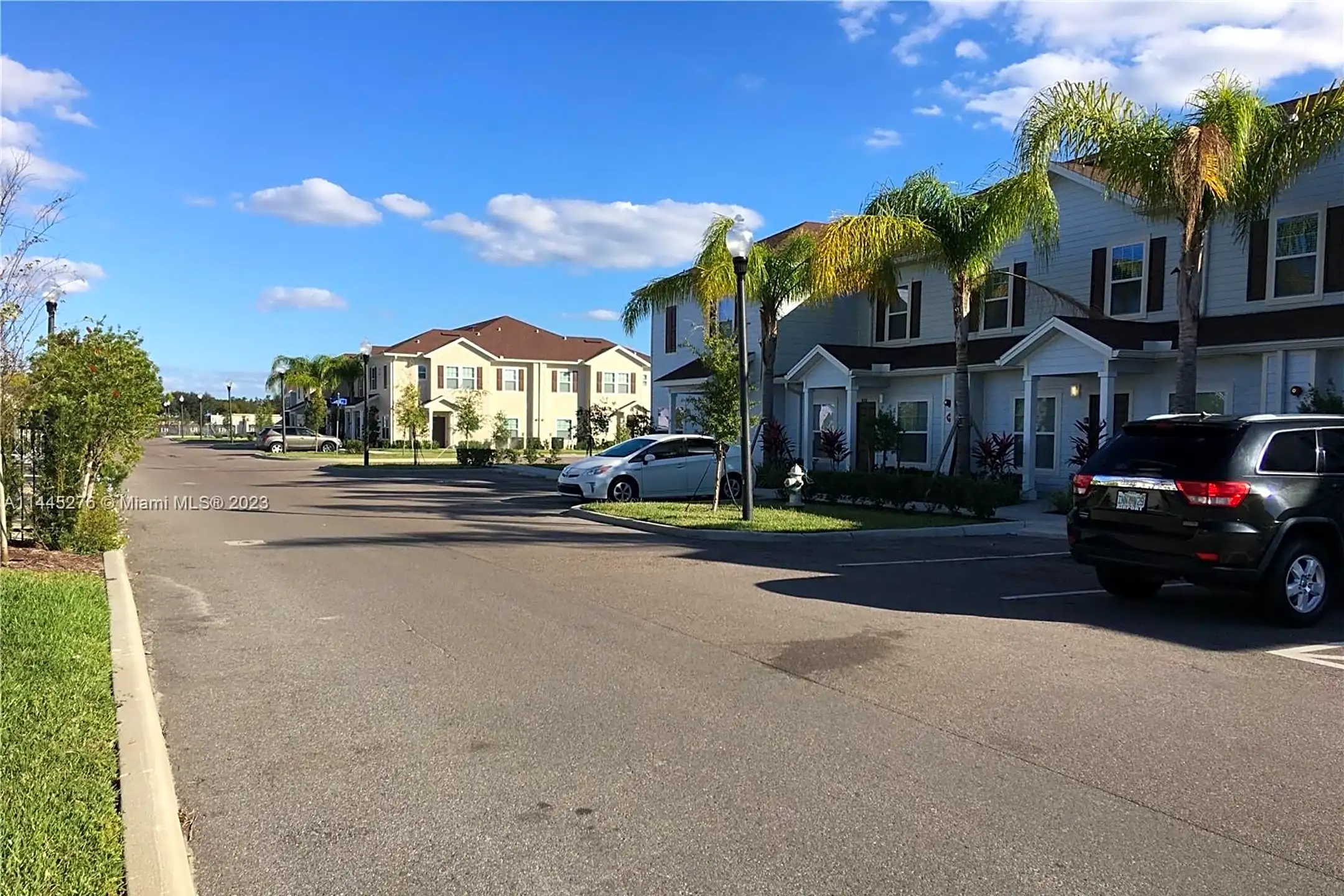Building - 8928 Shine Dr #0 - Kissimmee, FL