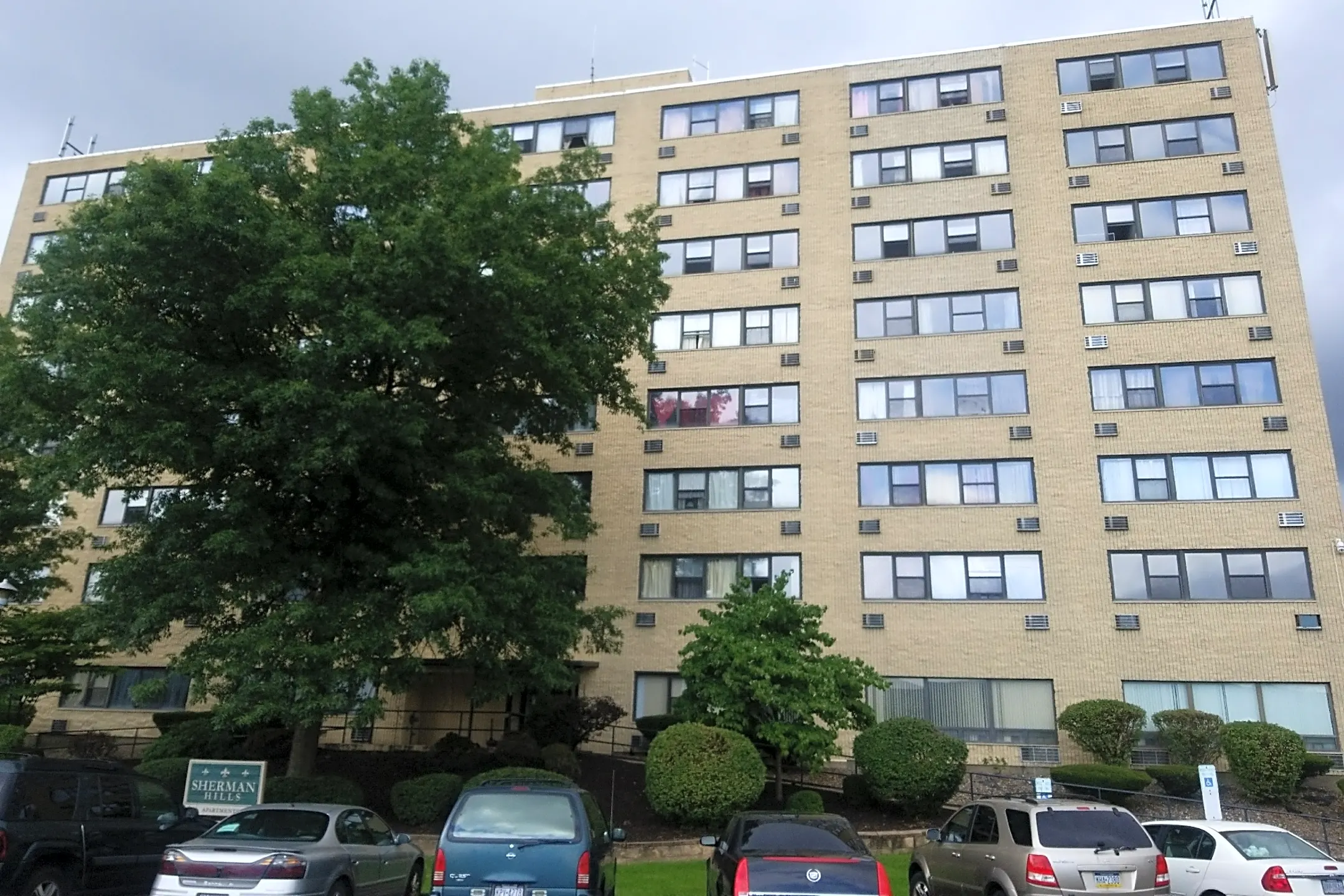 Sherman Hills Apartments 300 Parkview Cir Wilkes Barre, PA