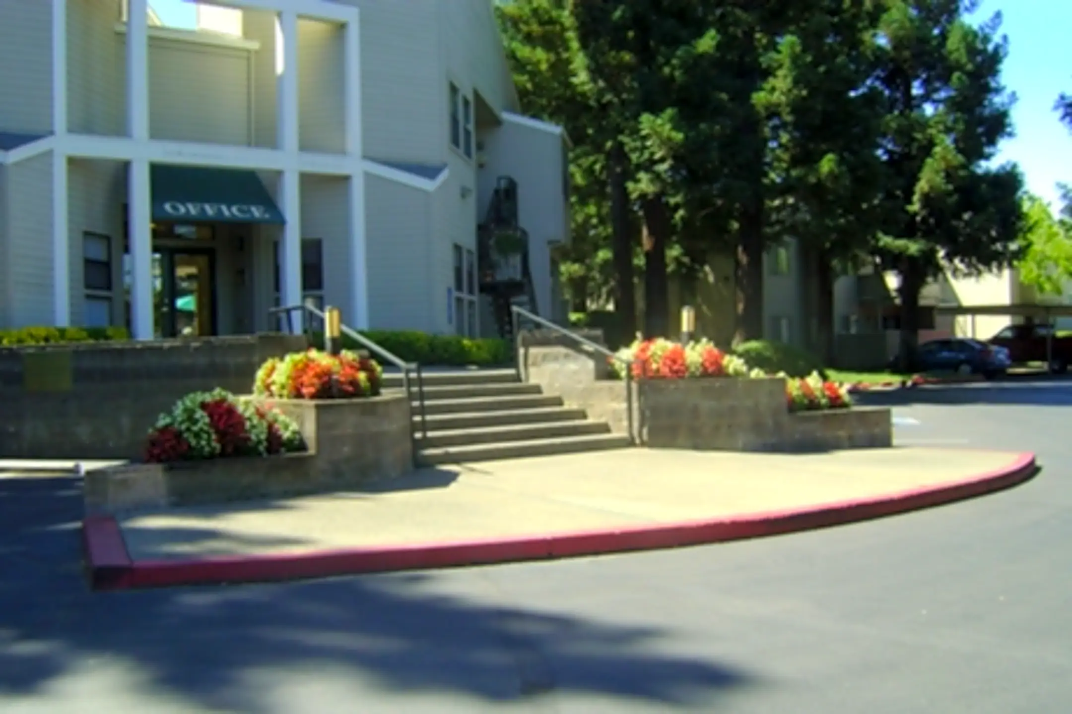 Zinfandel Ranch 10833 Folsom Blvd Rancho Cordova, CA Apartments for