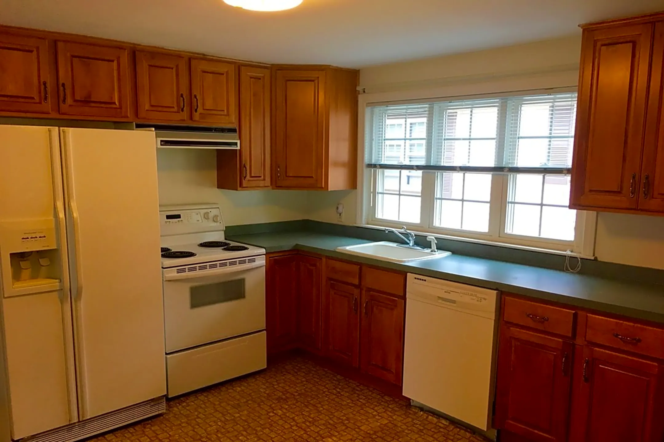 Kitchen - 553 Main St #2 - Watertown, MA