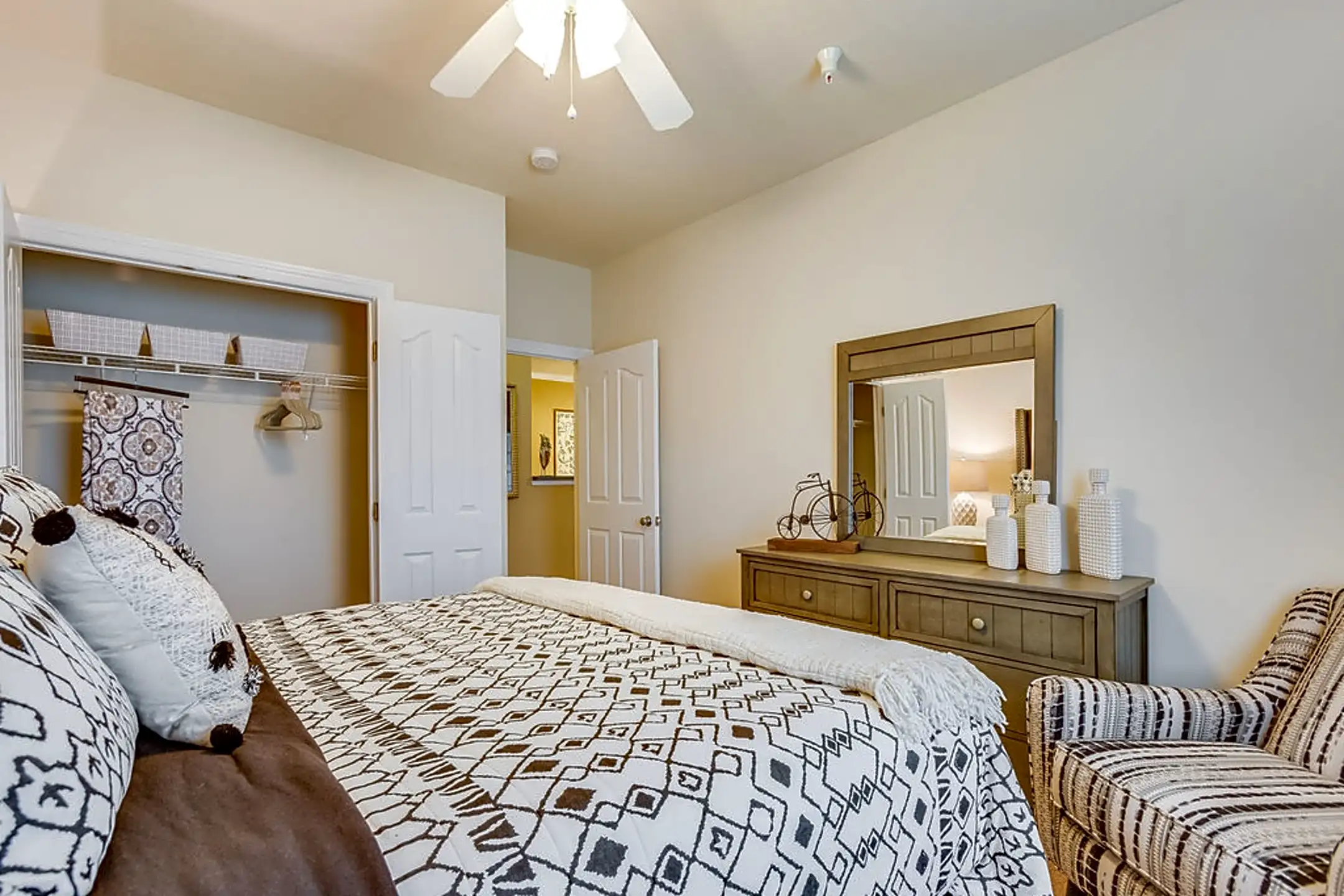 Bedroom - Hampton Falls - Huntsville, AL