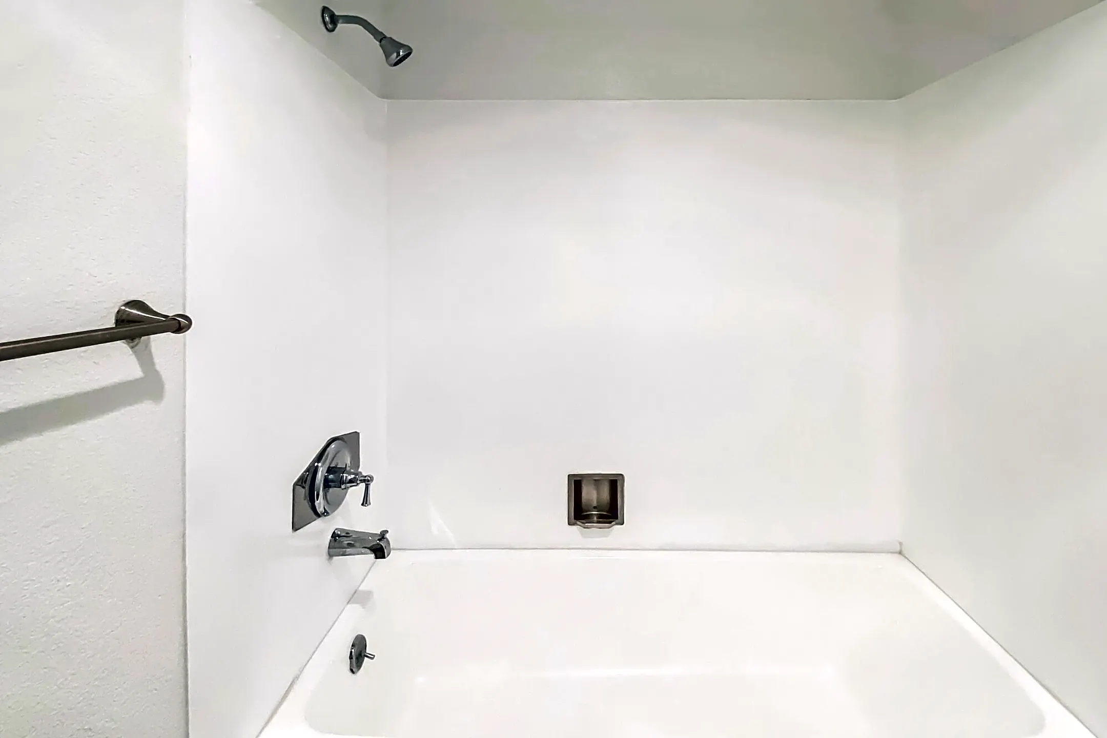 Bathroom - Pavilion Apartment Homes - Federal Way, WA