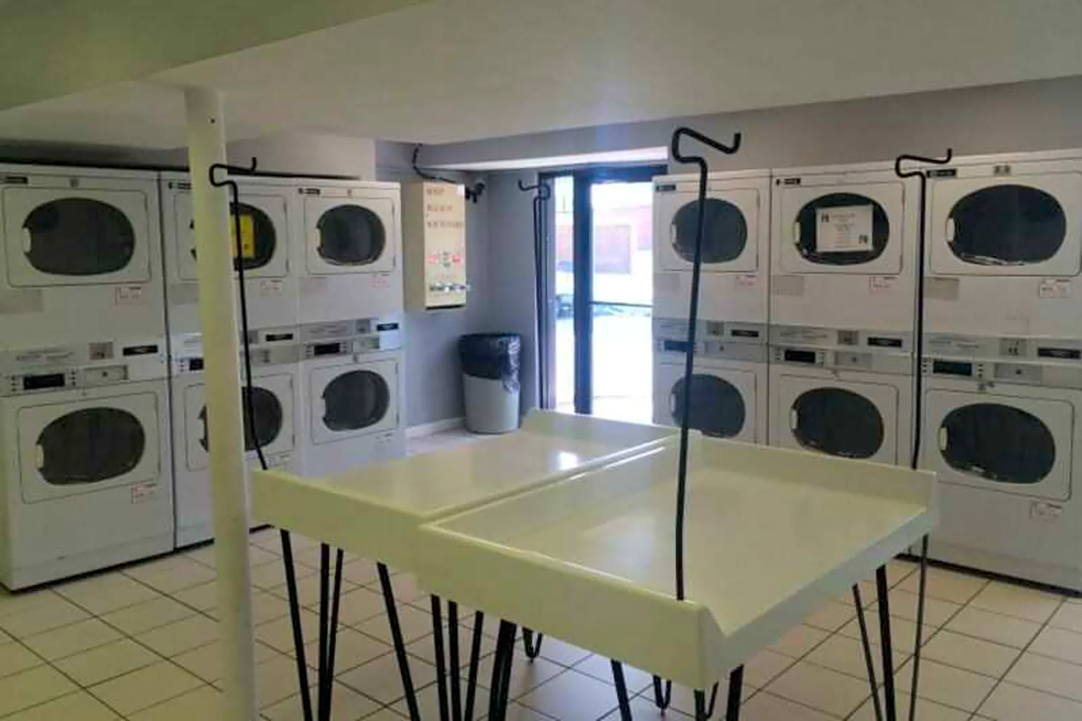 Kitchen - Double Tree Apartments - Lexington, KY