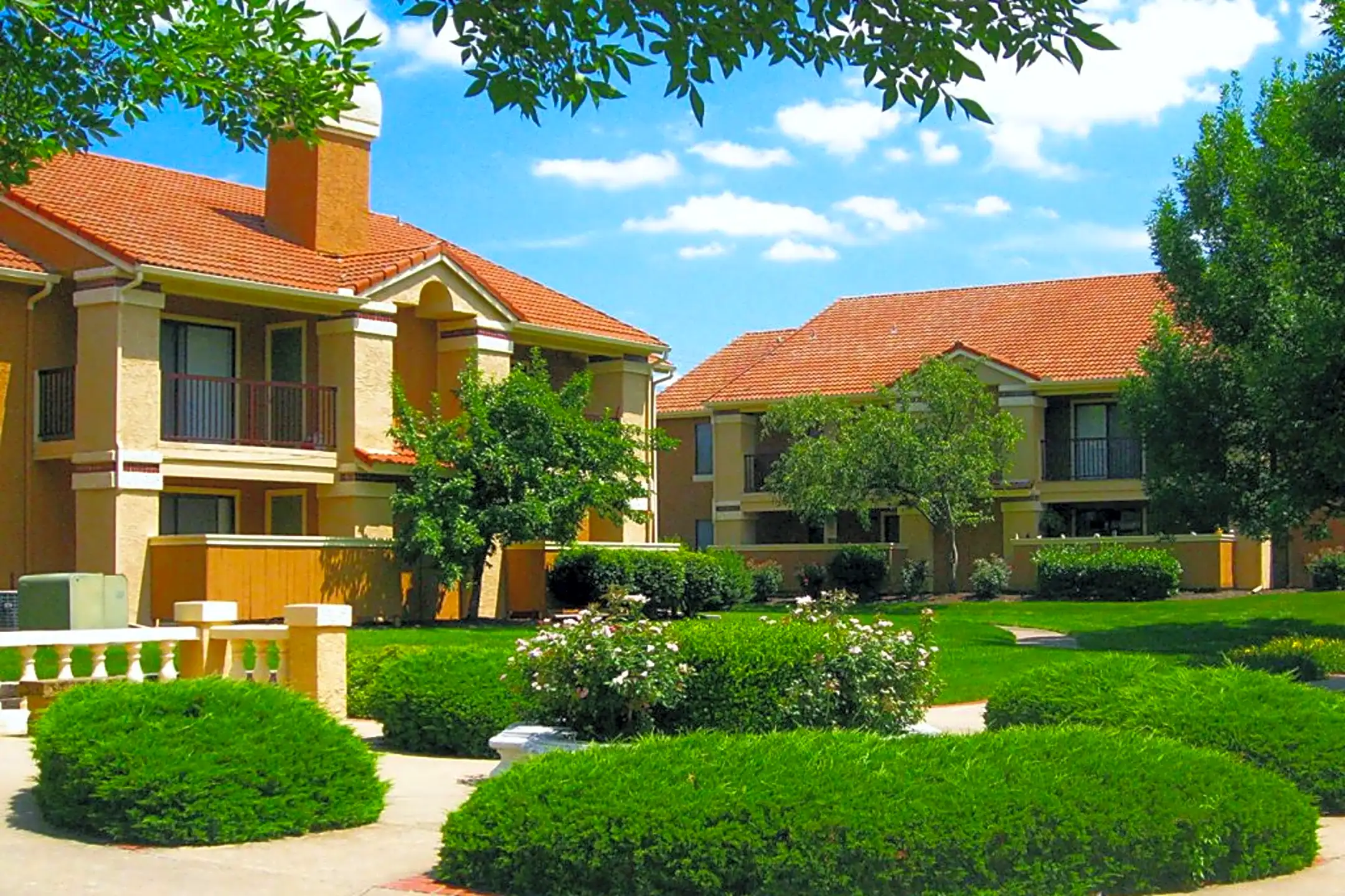 Casa De Fuentes 11700 Stearns St Overland Park, KS Apartments for