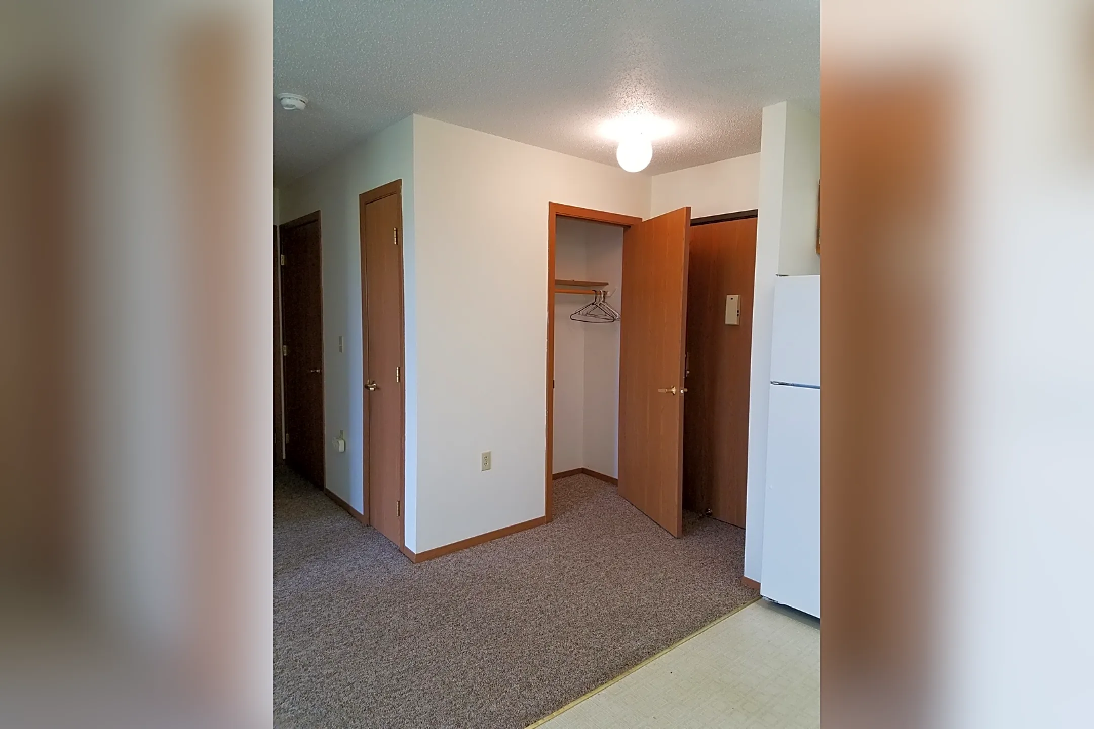 924 4th St Apartments Garretson, SD 57030
