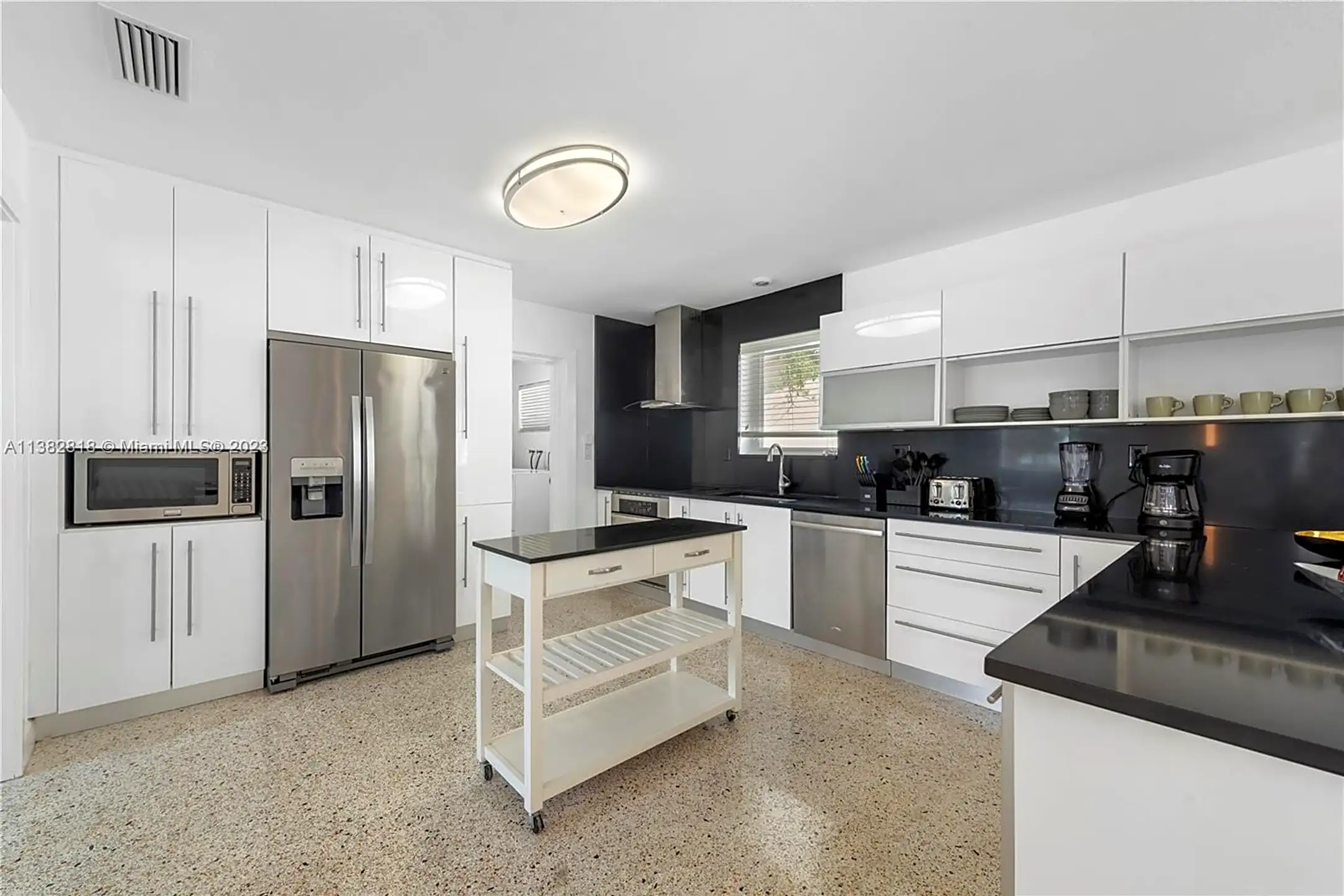 Kitchen - 940 NE 71st St #0 - Miami, FL