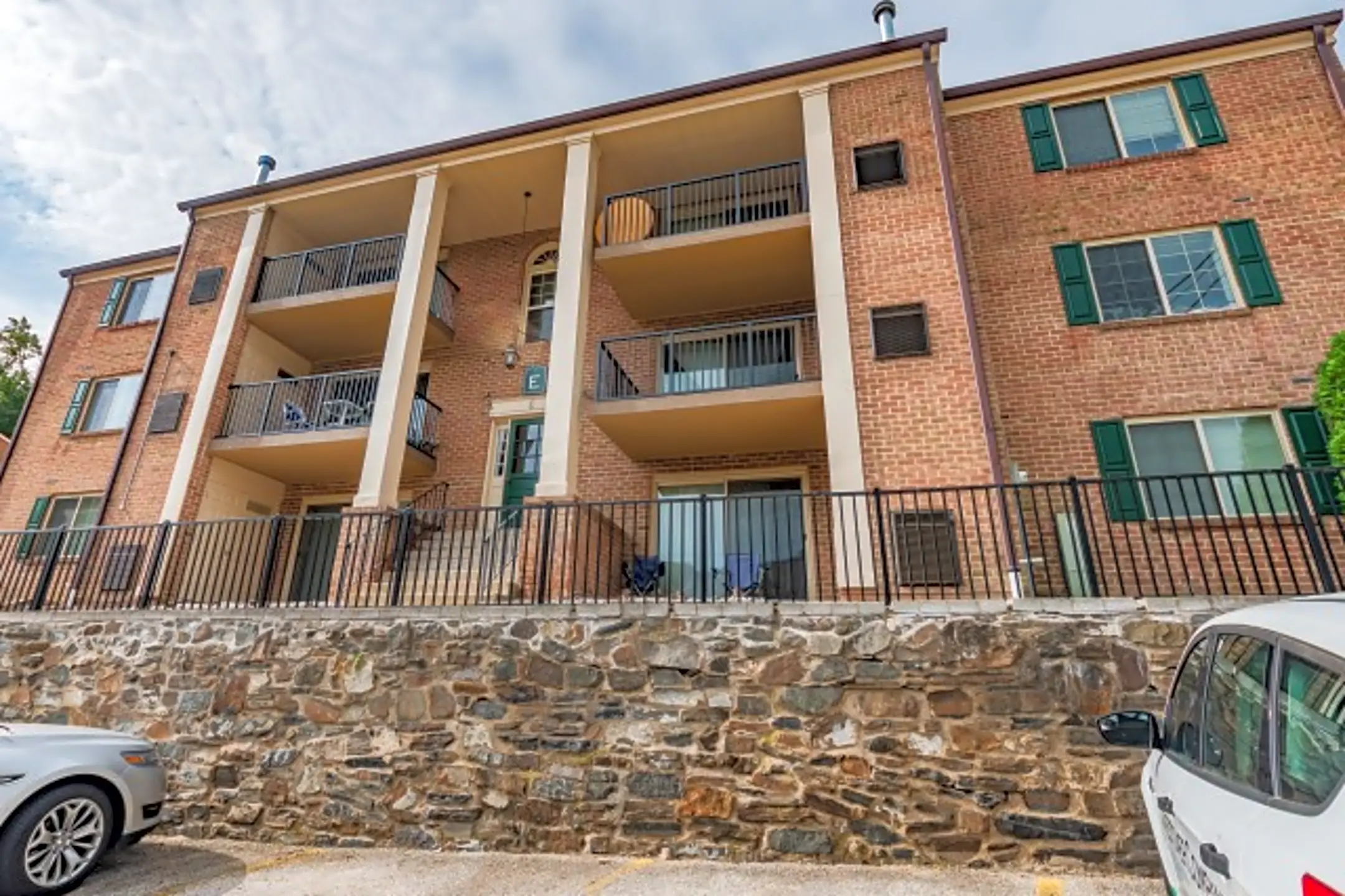 Hillcrest Apartments Lansdowne, PA 19050