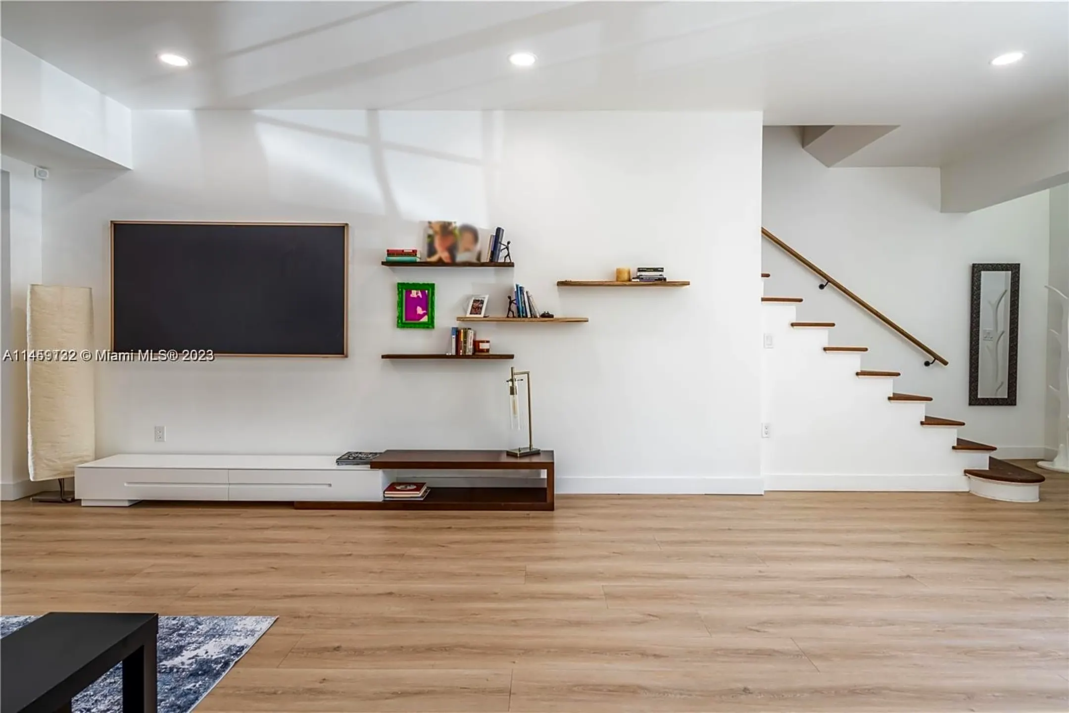 4560 Post Ave - Miami Beach, FL