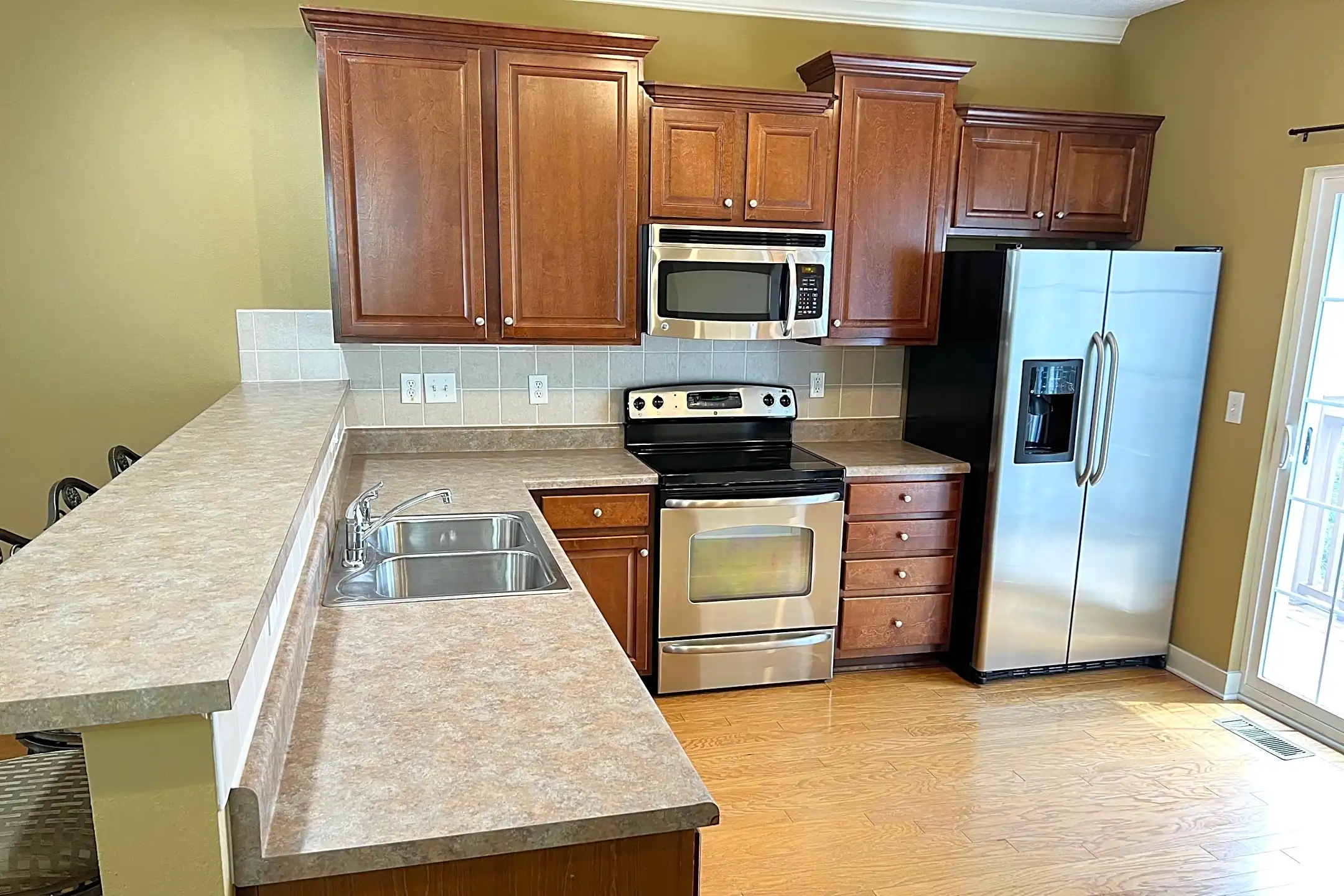 Kitchen - 3873 S Thompson St - Kansas City, KS