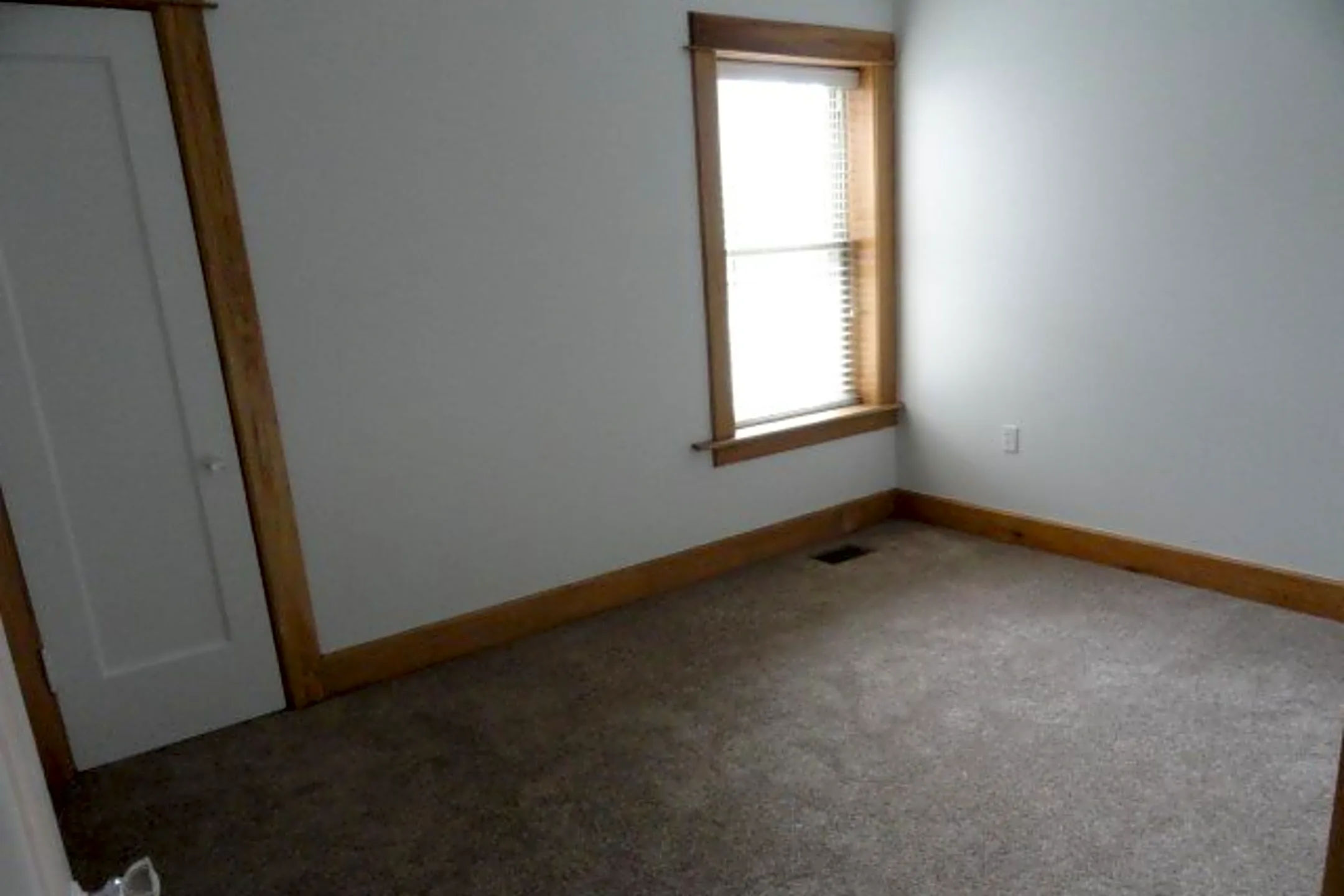 Bedroom - 11433 Ashbury Ave #2 - Cleveland, OH