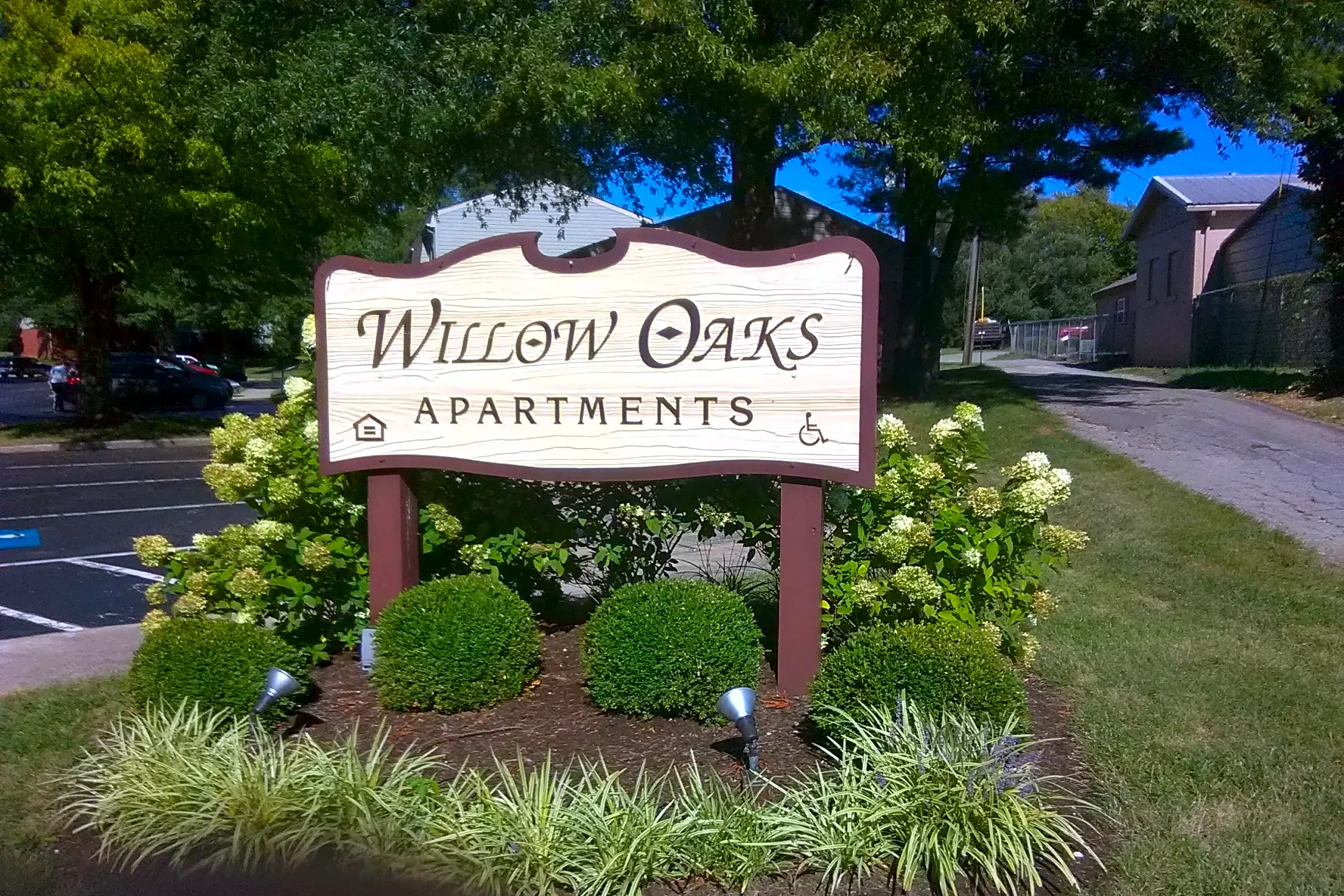 Pool - Willow Oaks Apartments - Versailles, KY
