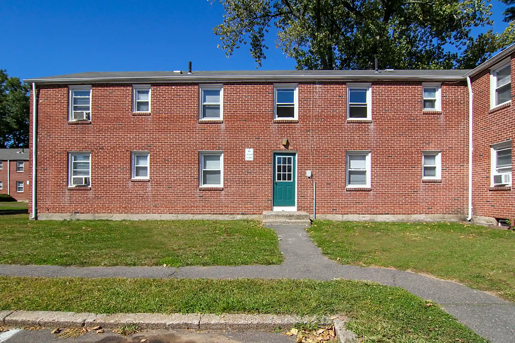 Brookside Commons 235 Main St East Hartford, CT Apartments for Rent
