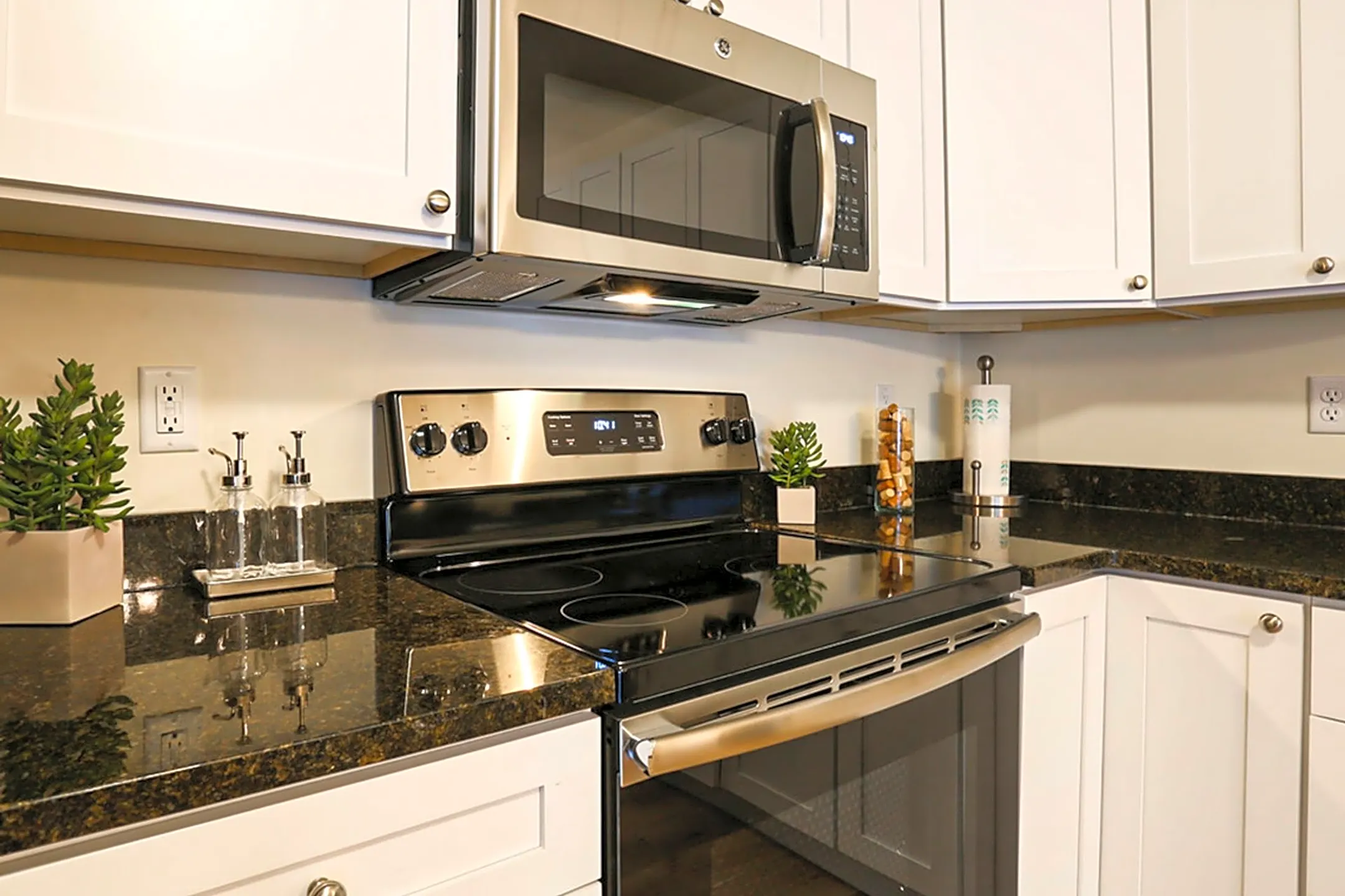 Luxury 2 bedroom apartments located in the beautiful Pocono Mountains