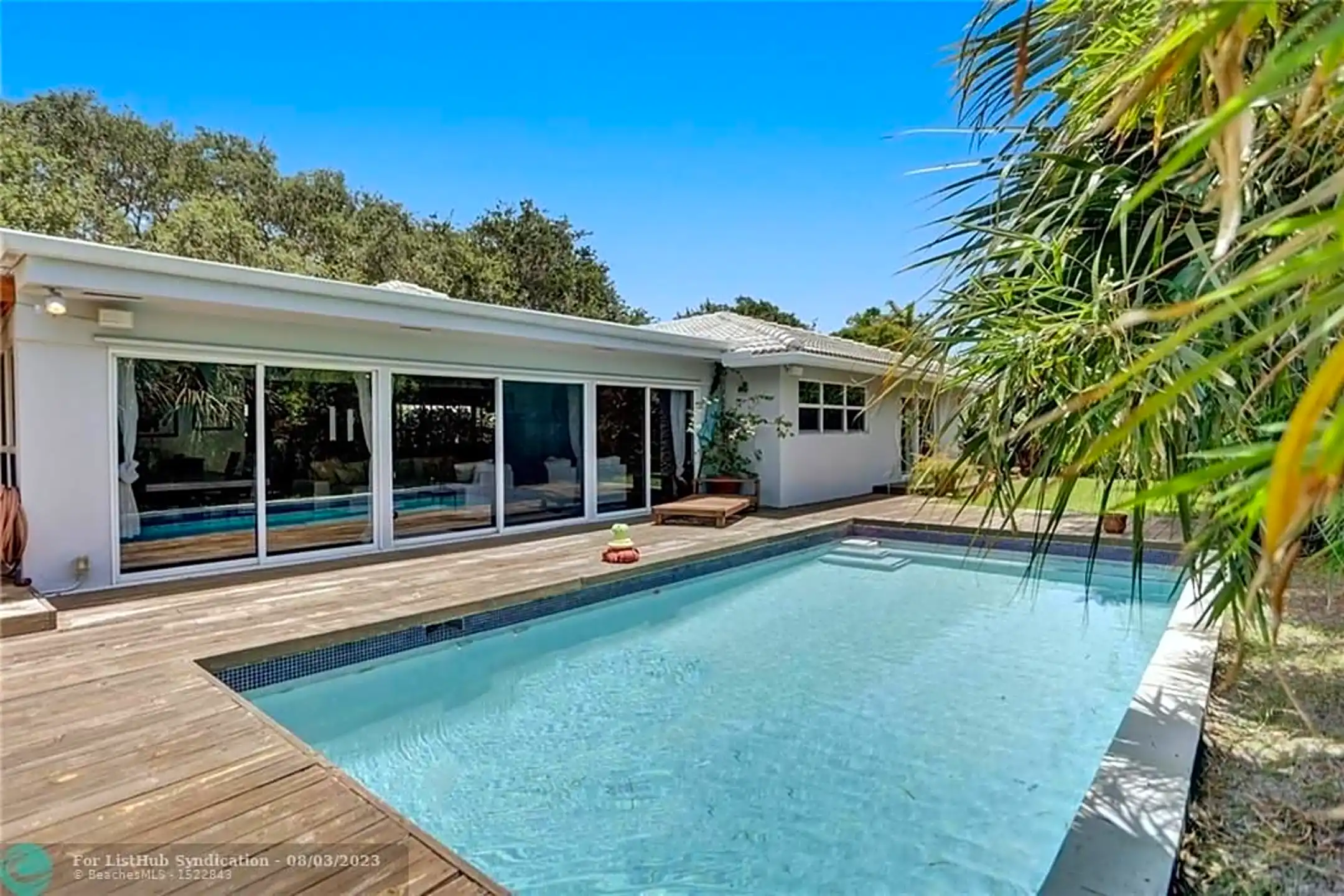 Pool - 2740 NE 34th St - Fort Lauderdale, FL